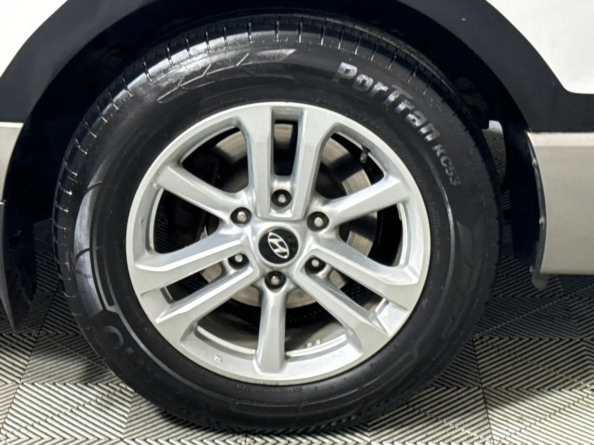 Hyundai H-1