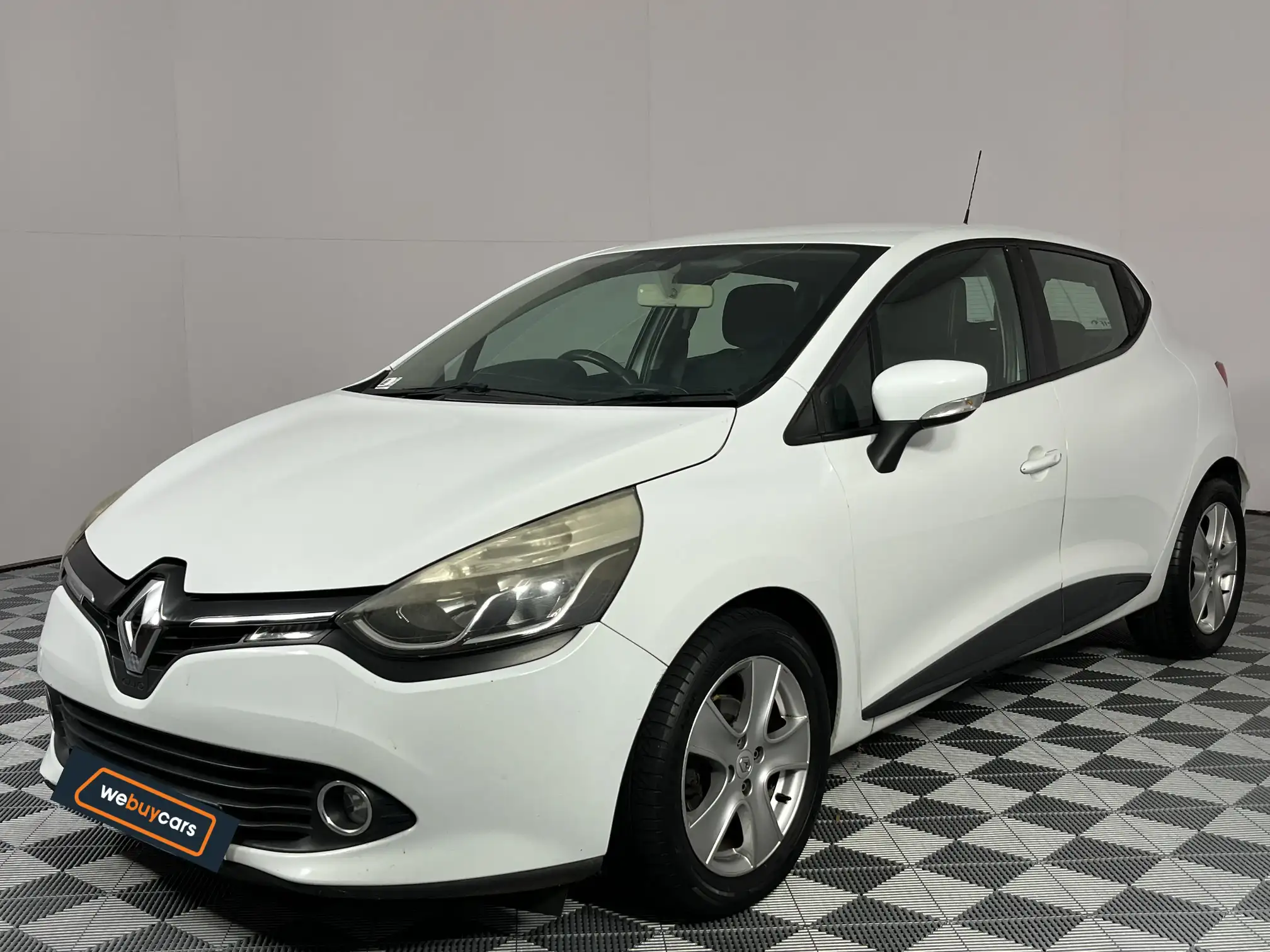 2014 Renault Clio IV 900 T Expression 5-Door (66 KW) at Brackenfell (WC) for sale R77900