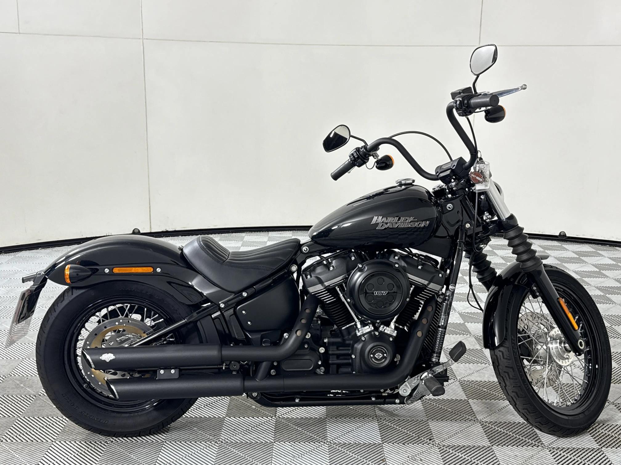 Harley-Davidson Softail Street Bob