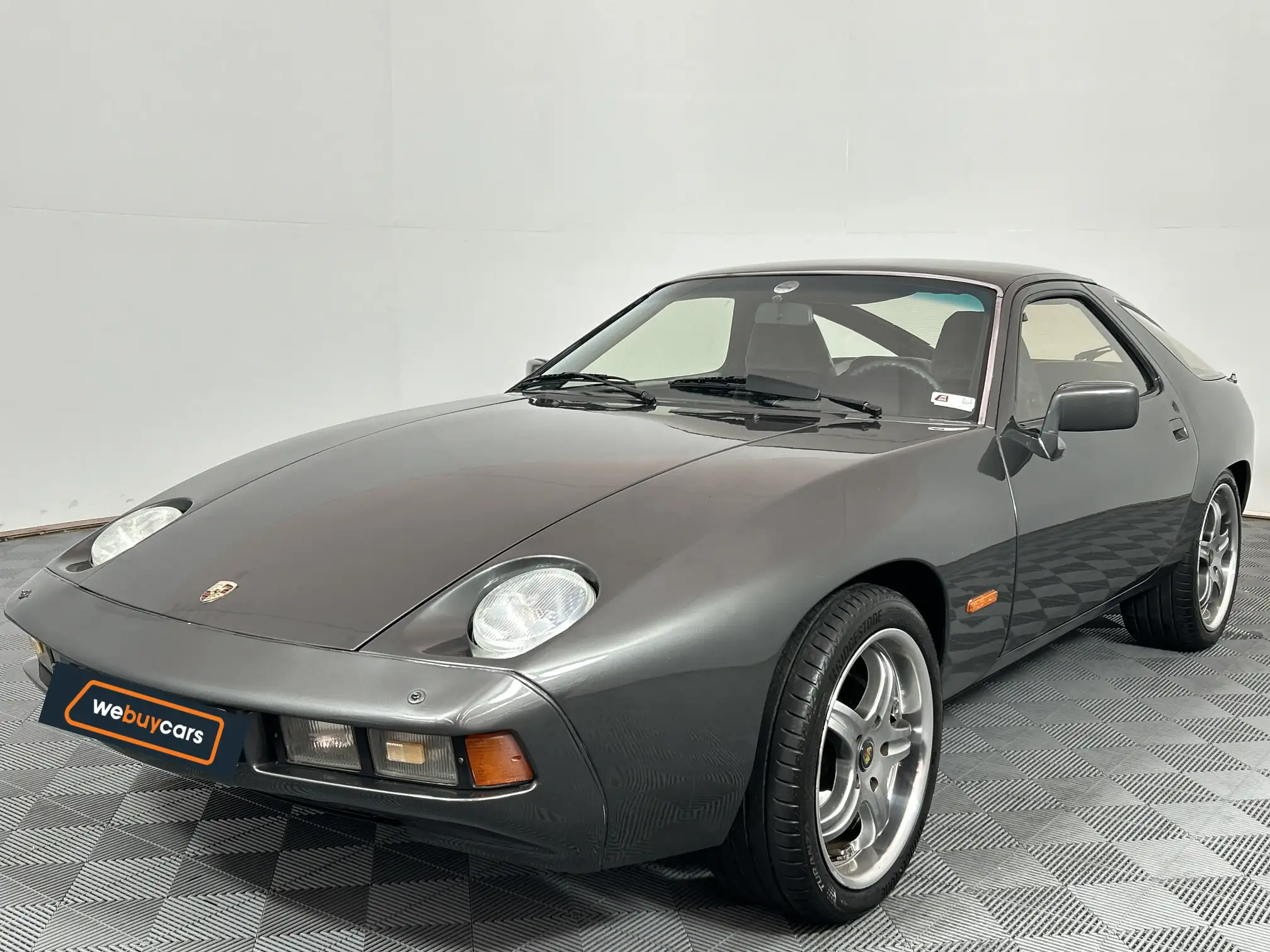Porsche 928