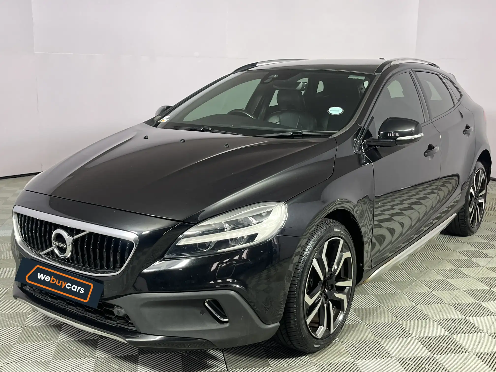 2019 Volvo V40