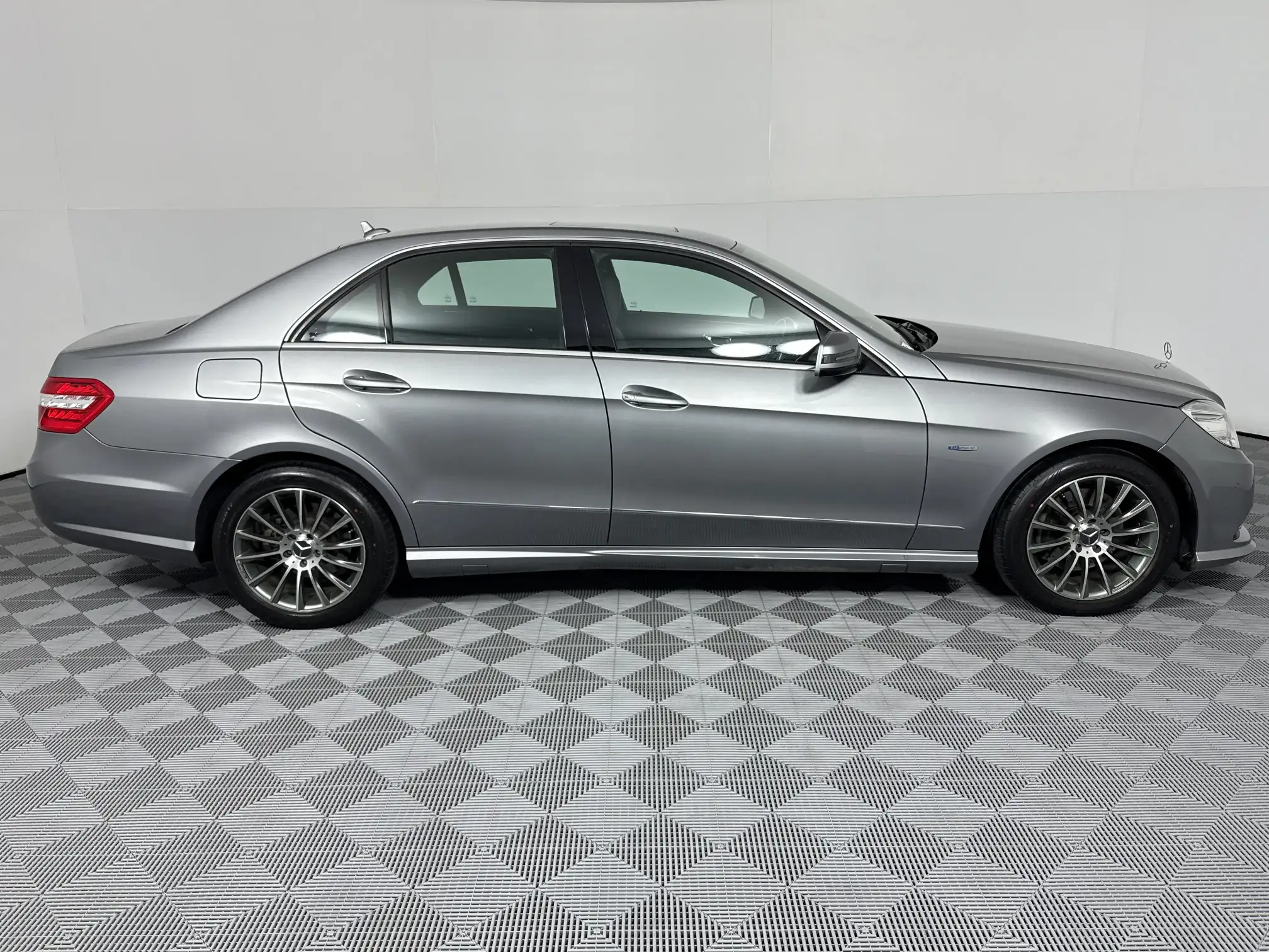 Mercedes-Benz E Class Sedan