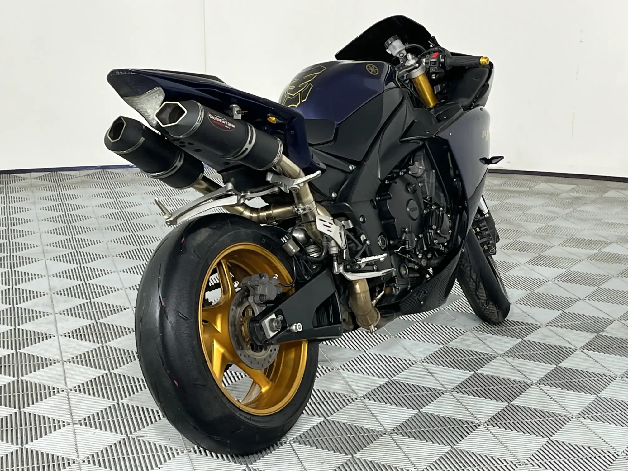 Yamaha YZF R1