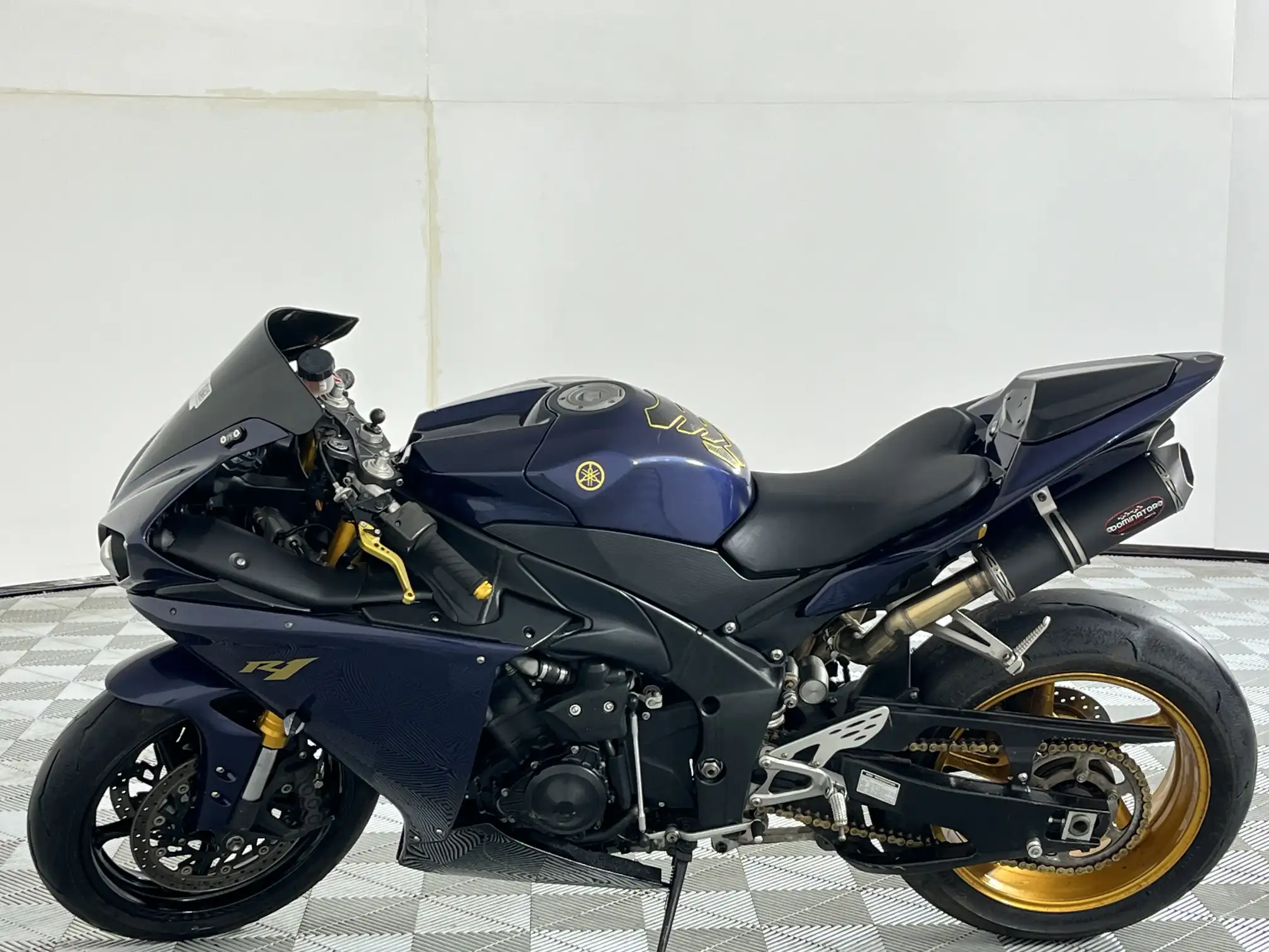 Yamaha YZF R1