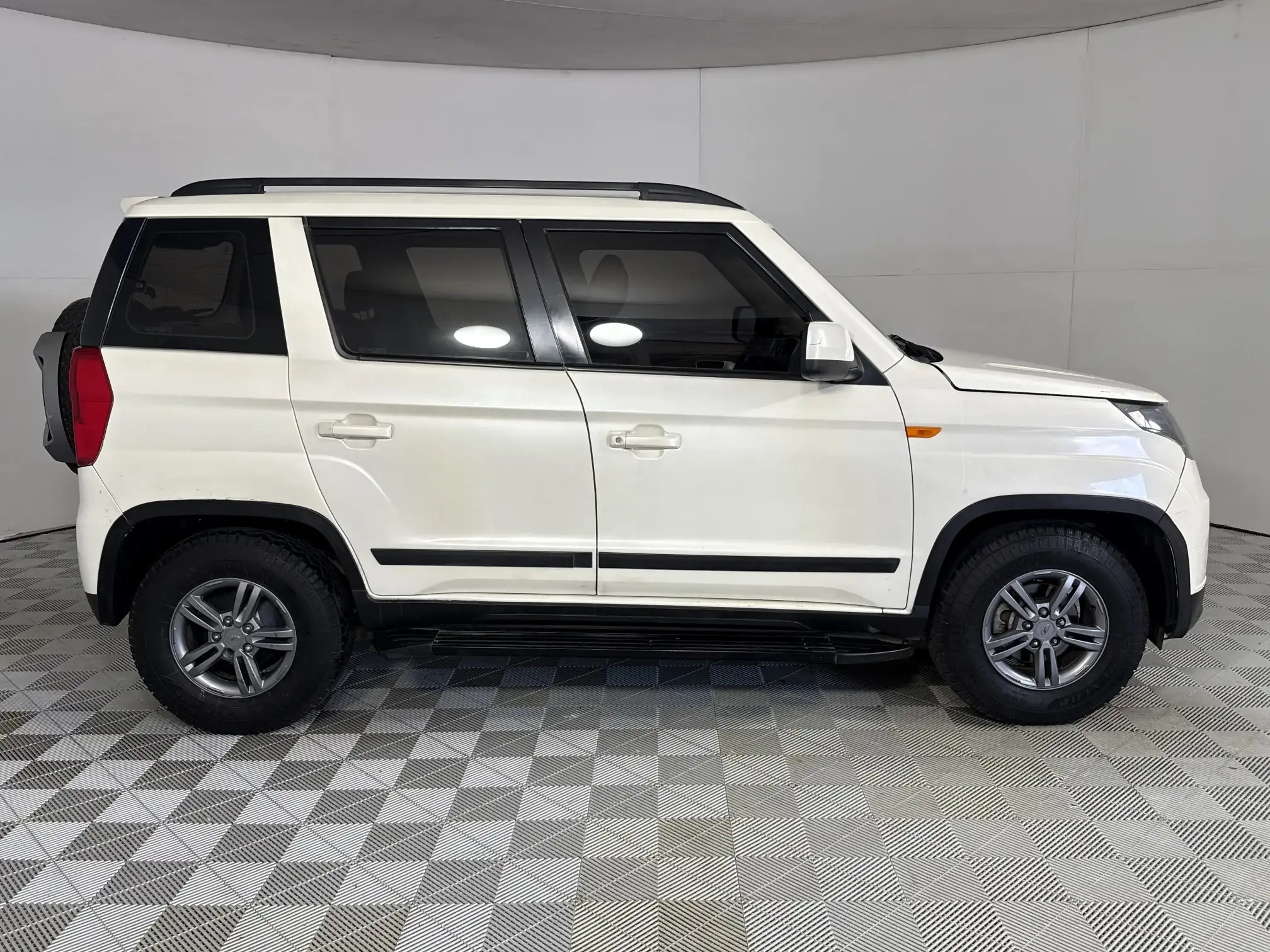 Mahindra TUV