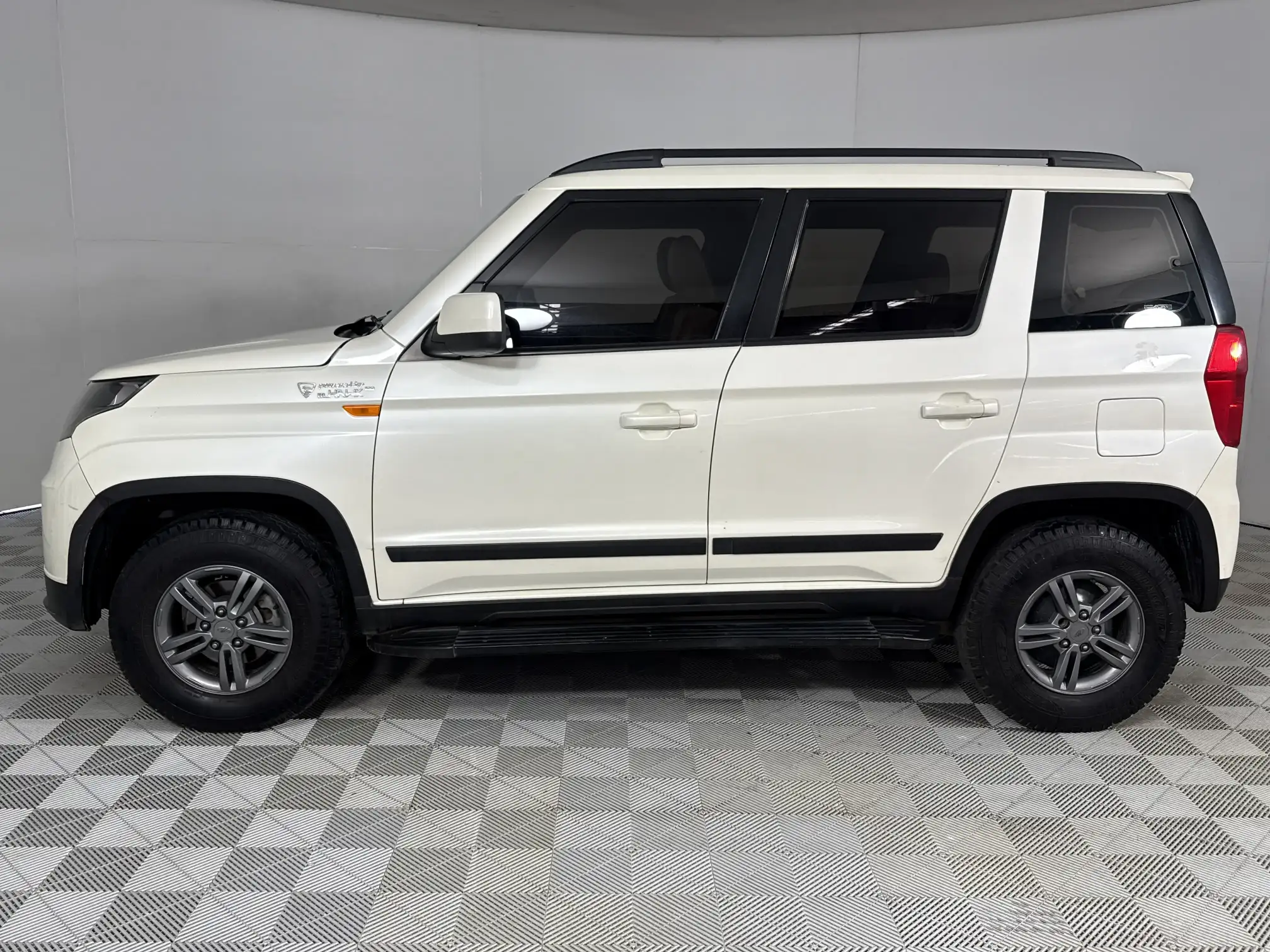 Mahindra TUV