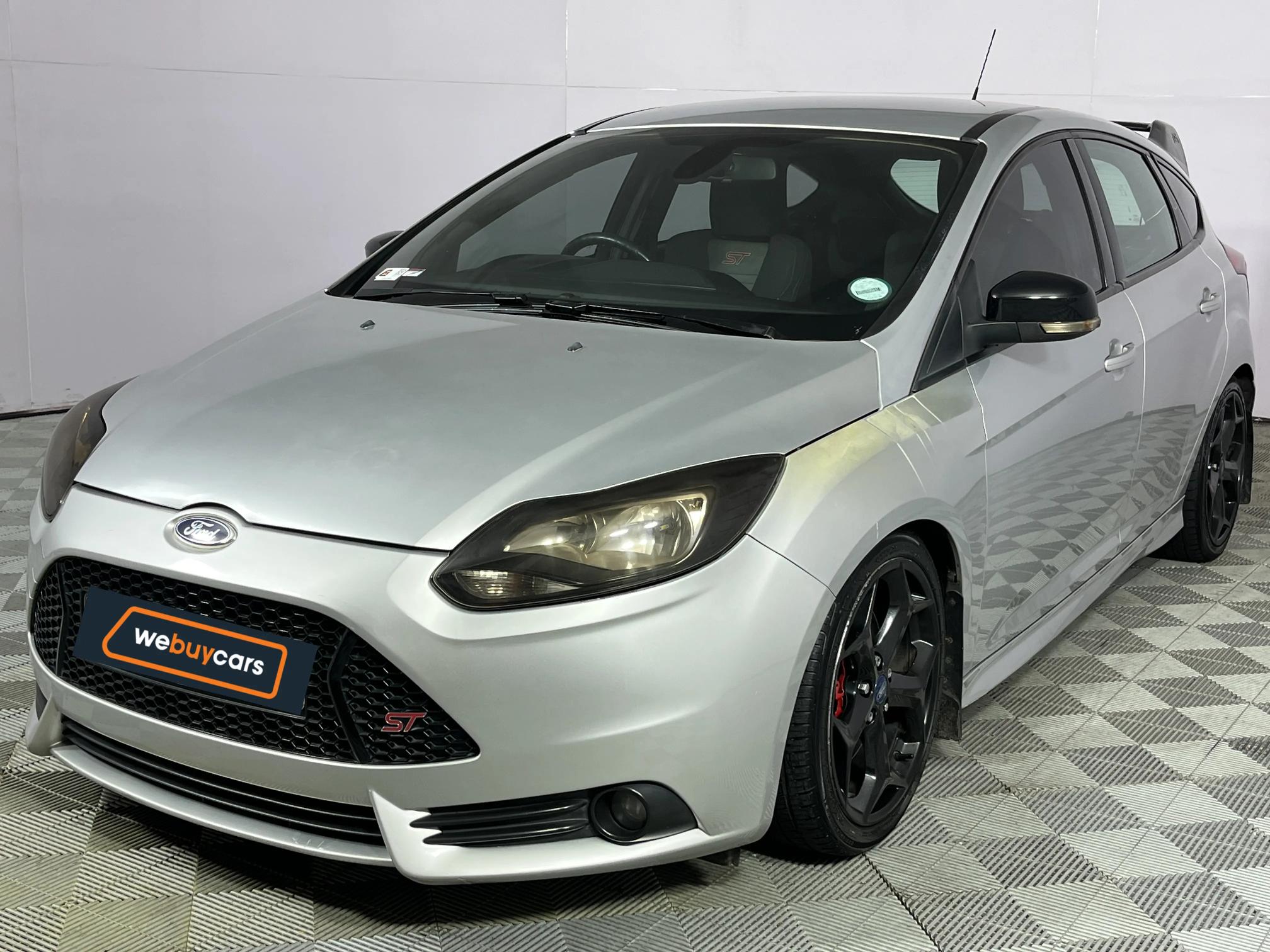 Ford Focus 2.0 GTDi ST1 5 Door