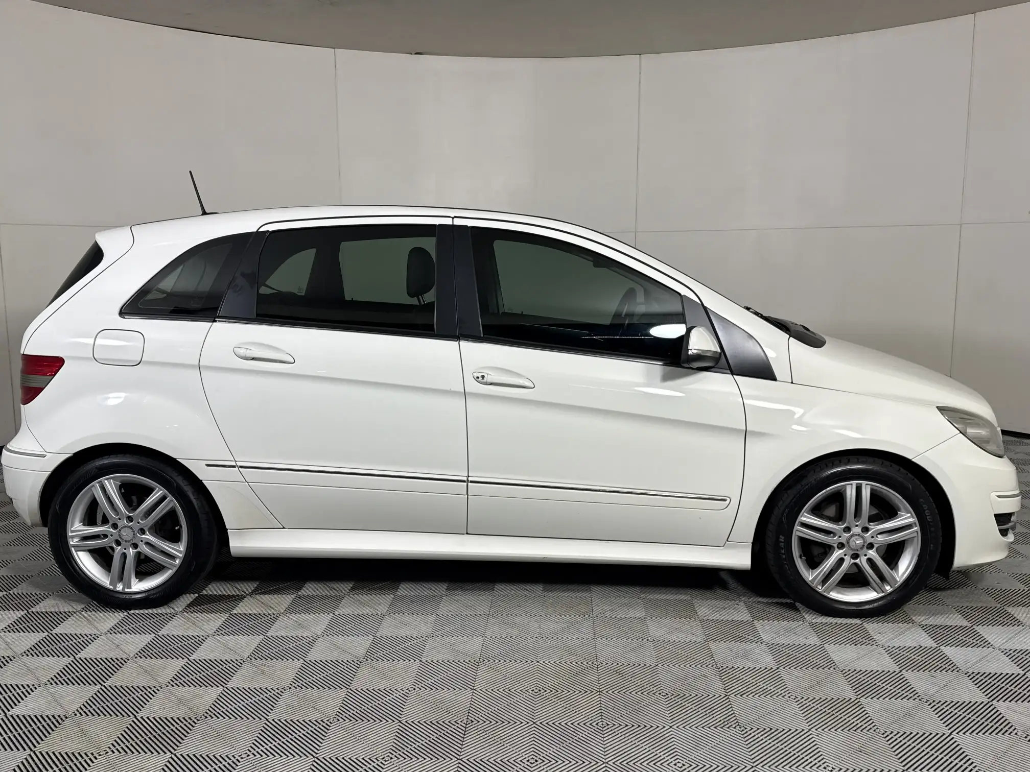 Mercedes-Benz B Class