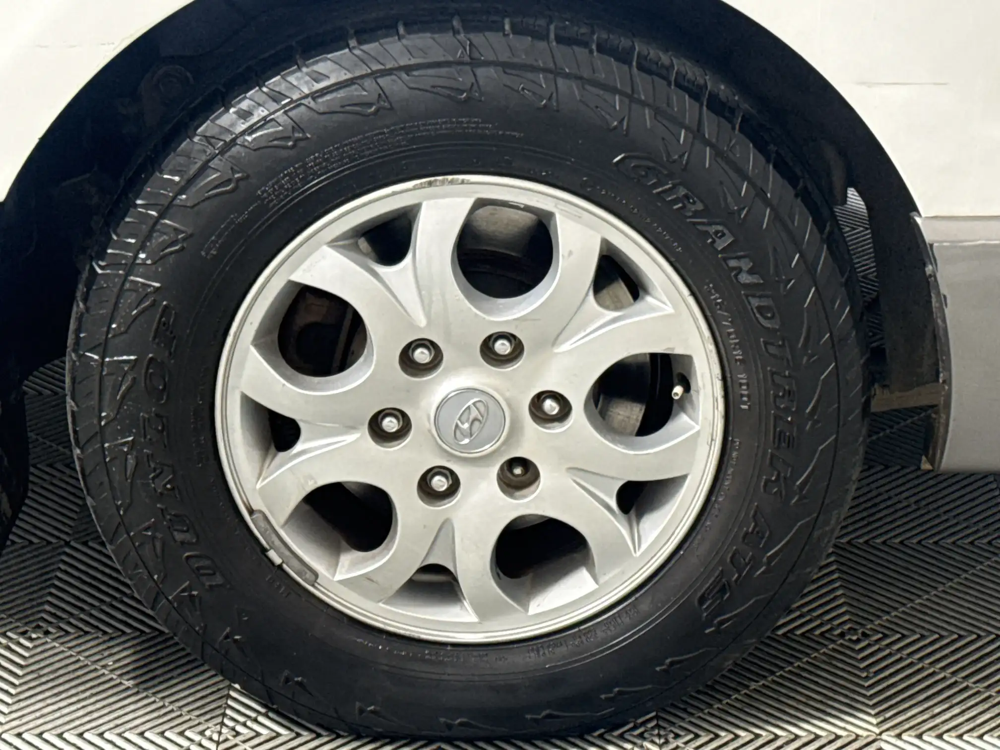 Hyundai H-1
