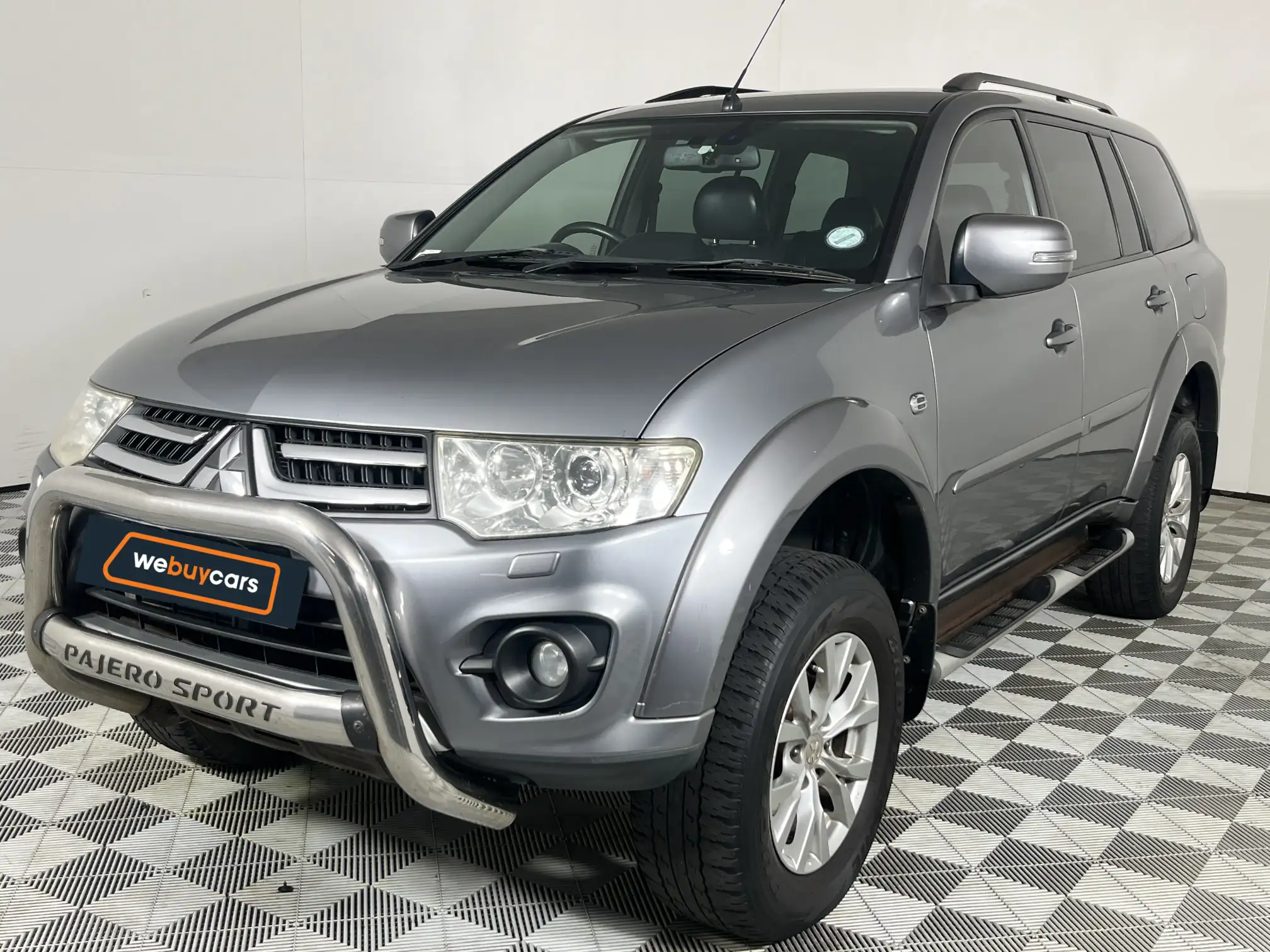 2014 Mitsubishi Pajero