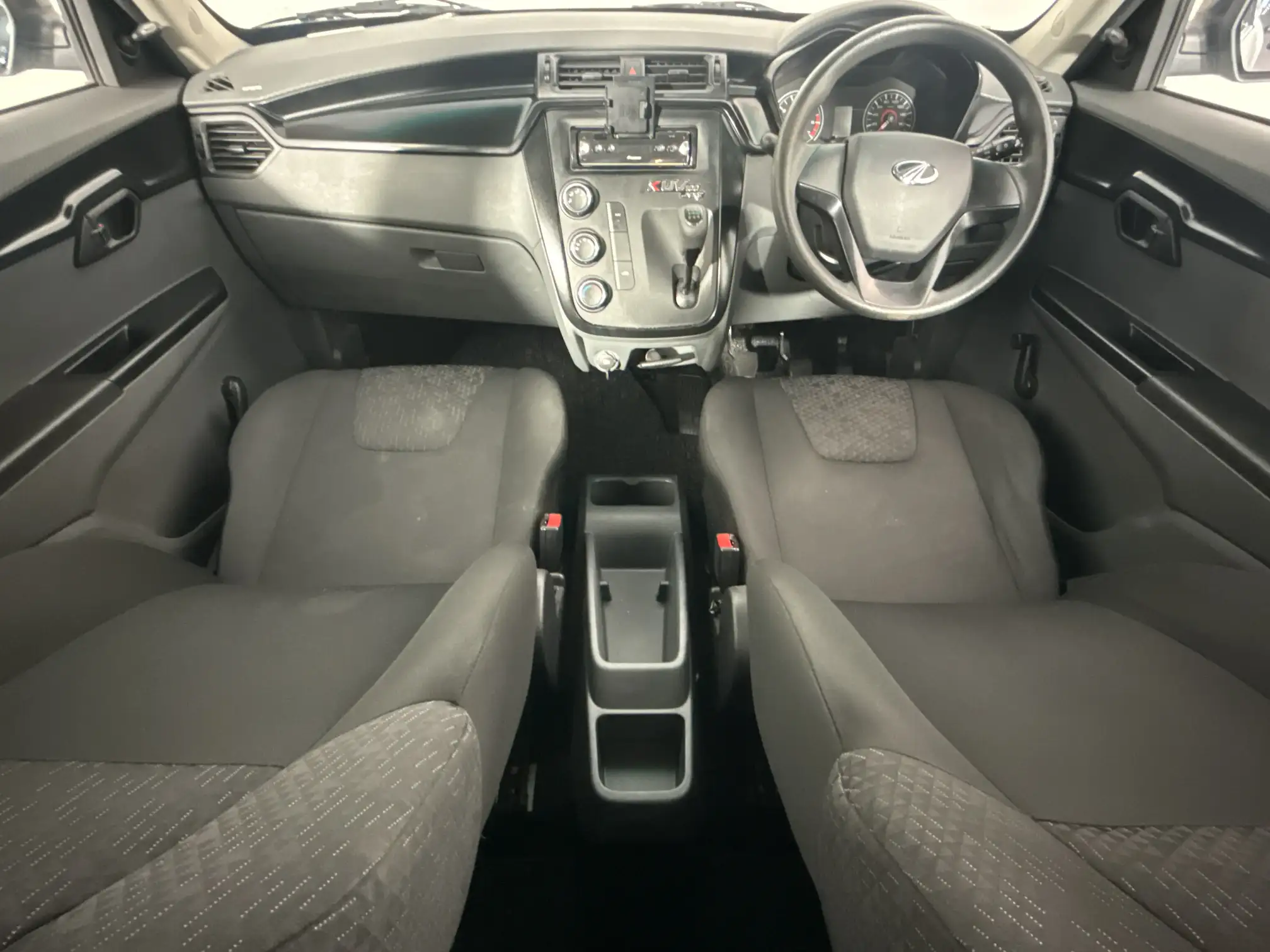 Mahindra KUV 100