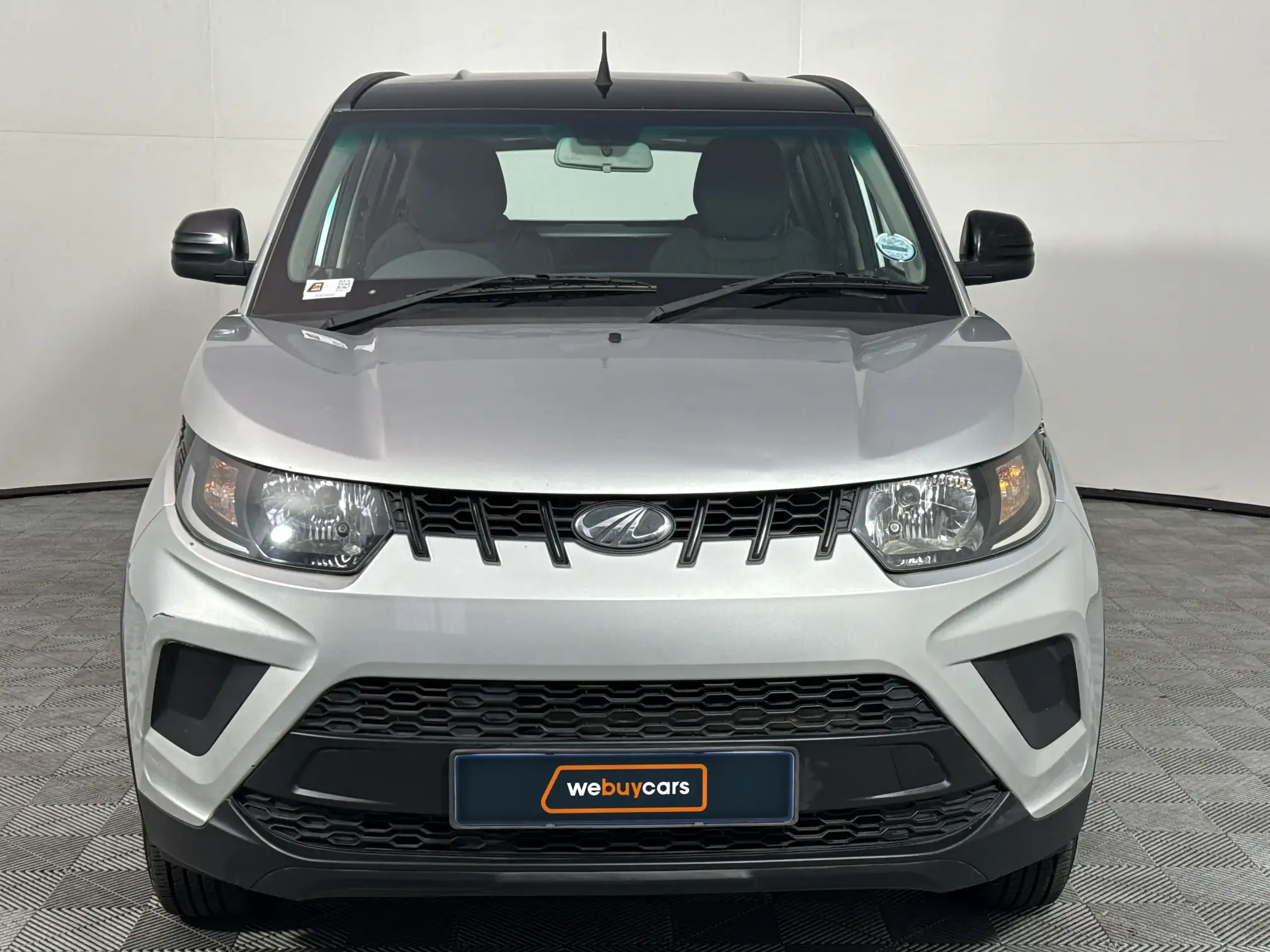 Mahindra KUV 100