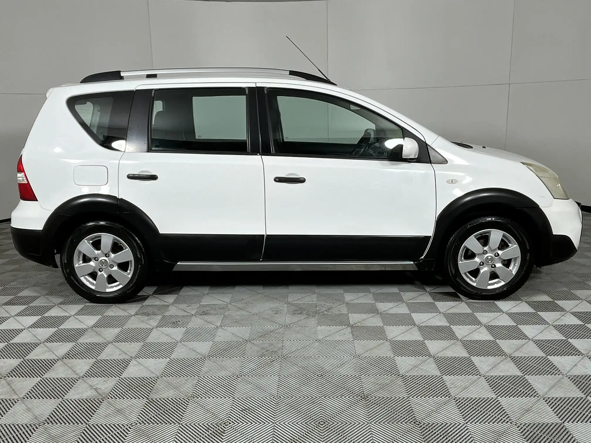 Nissan Livina