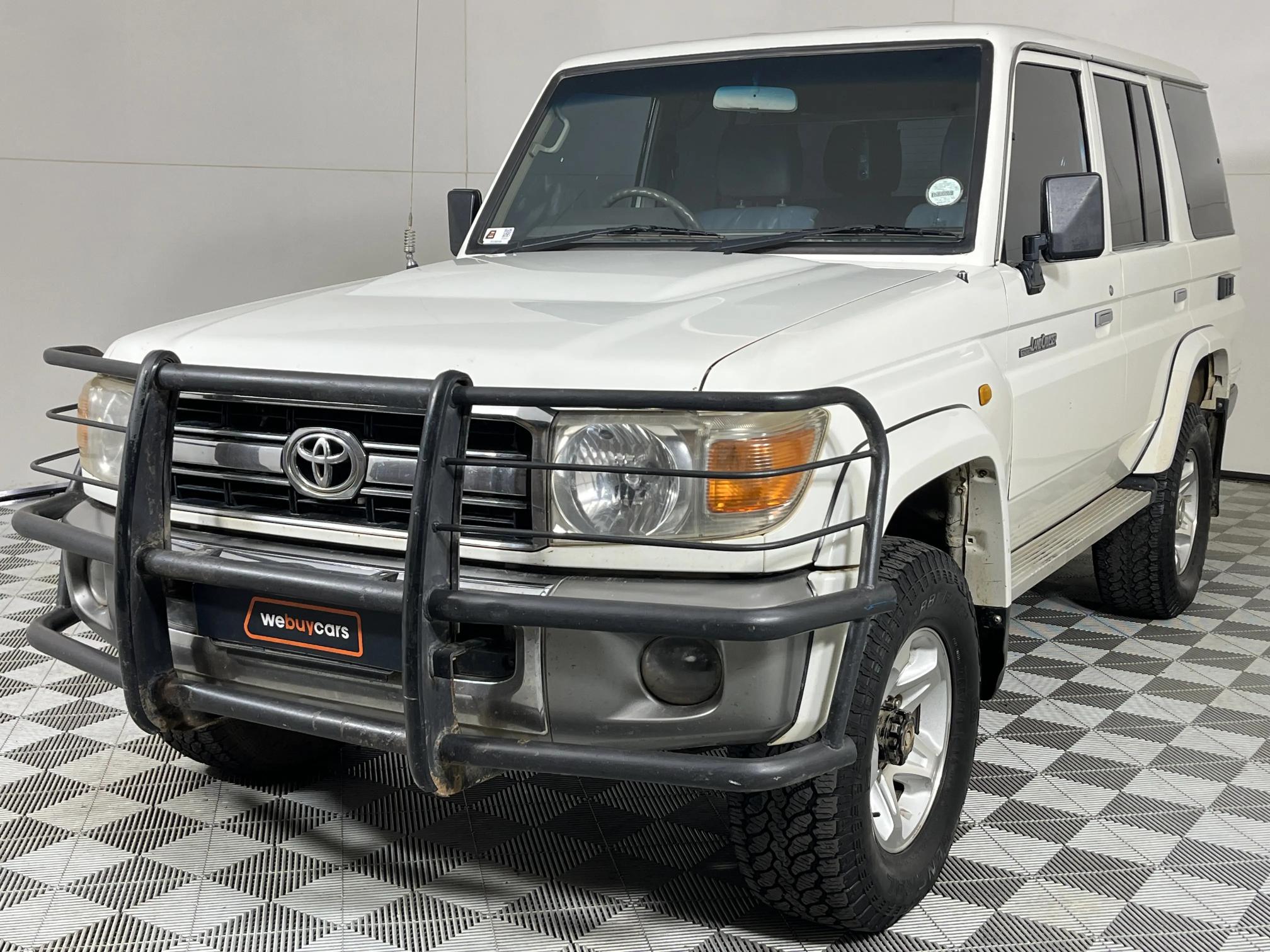 Toyota Land Cruiser 70 4.2 Diesel Station Wagon