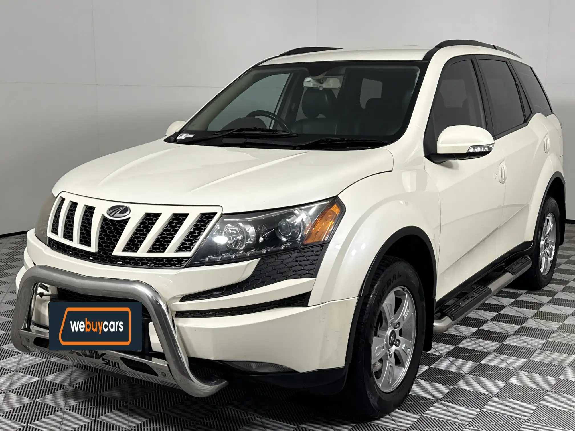 2015 Mahindra XUV