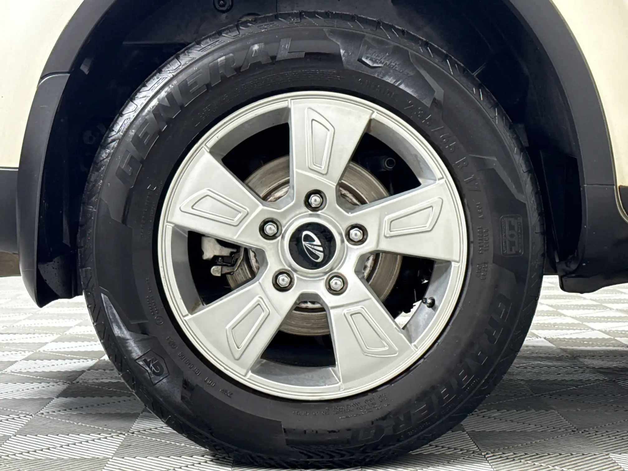 Mahindra XUV