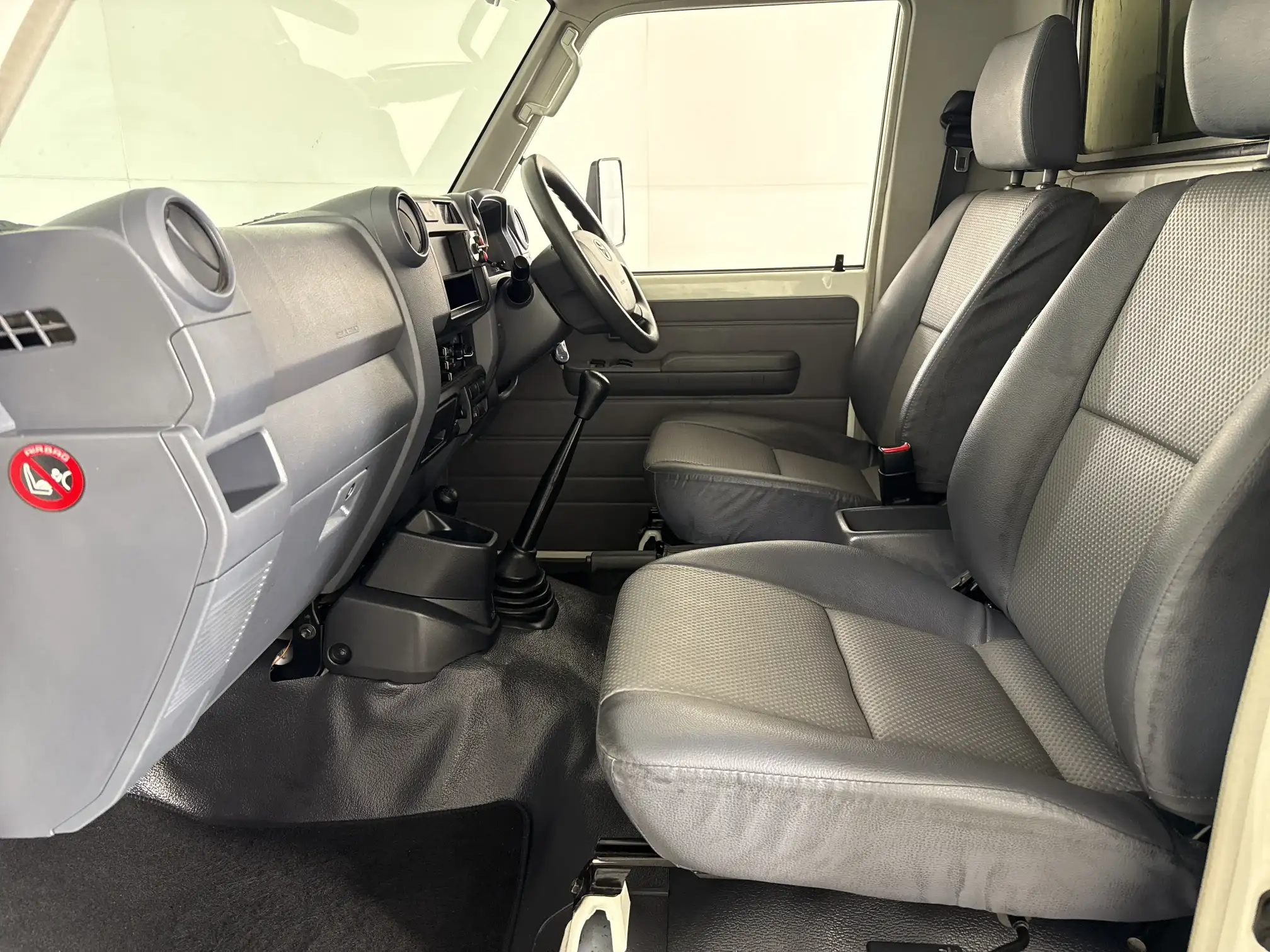 Toyota Land Cruiser 79