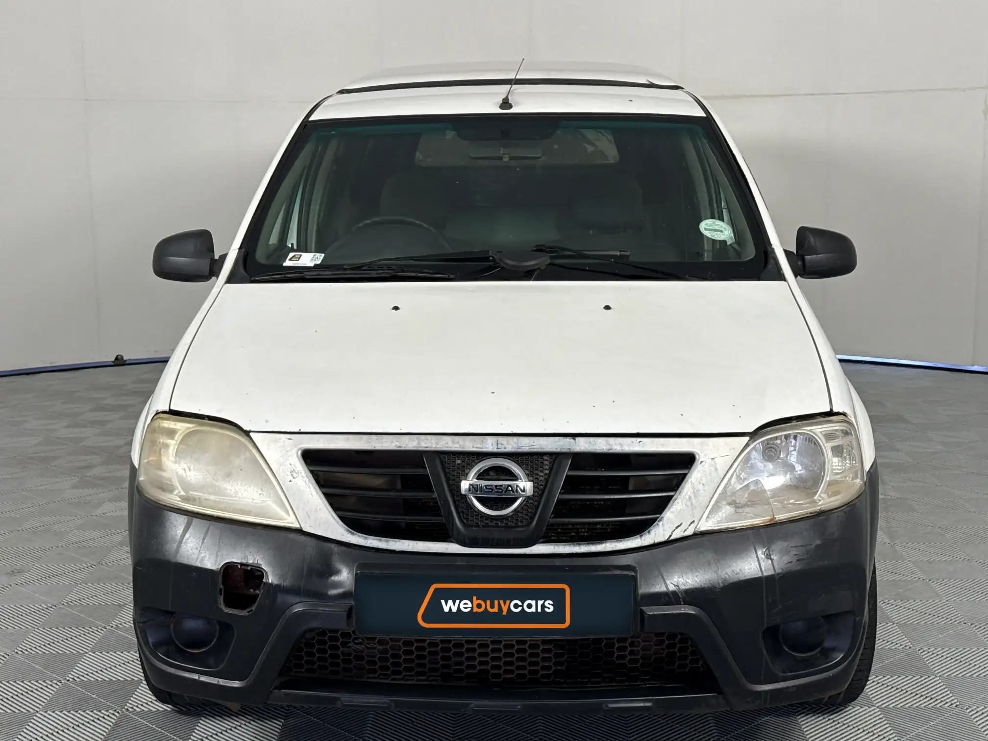 Nissan NP200
