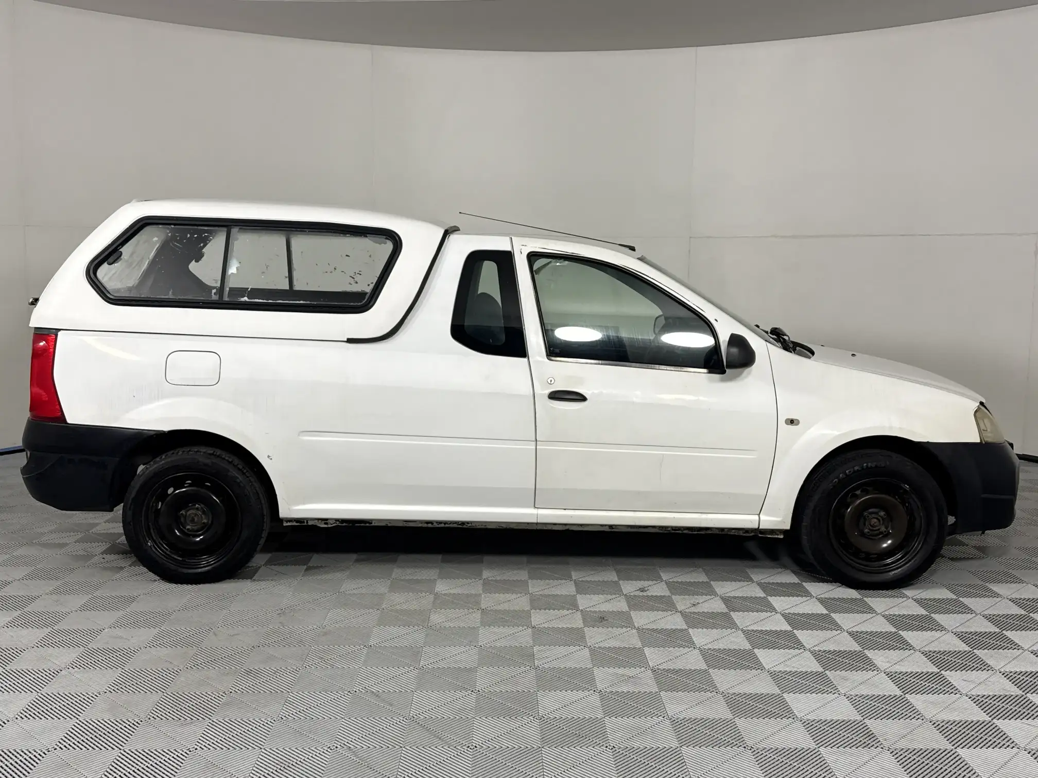 Nissan NP200
