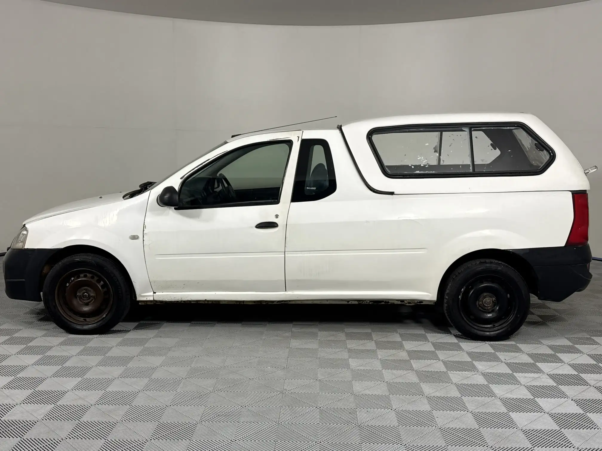 Nissan NP200