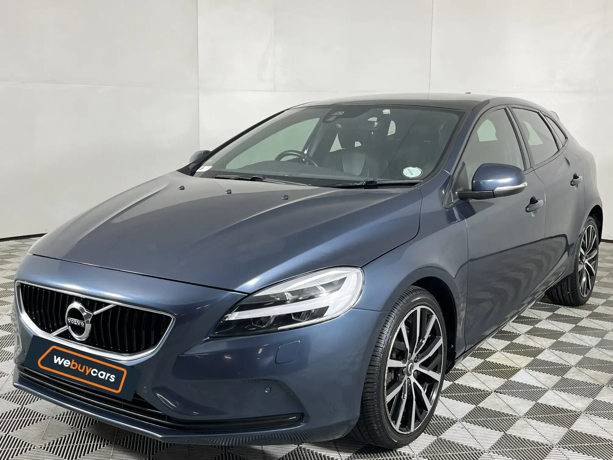 2017 Volvo V40