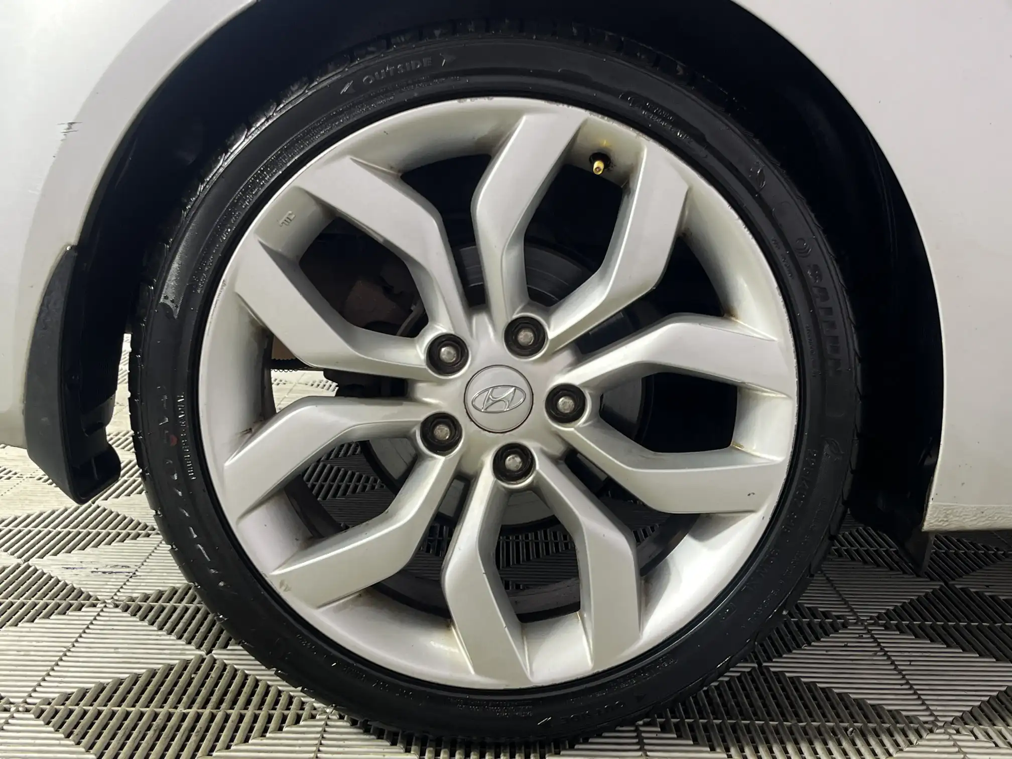 Hyundai Veloster
