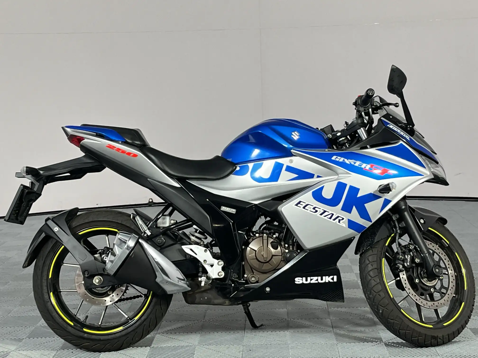 Suzuki GSX