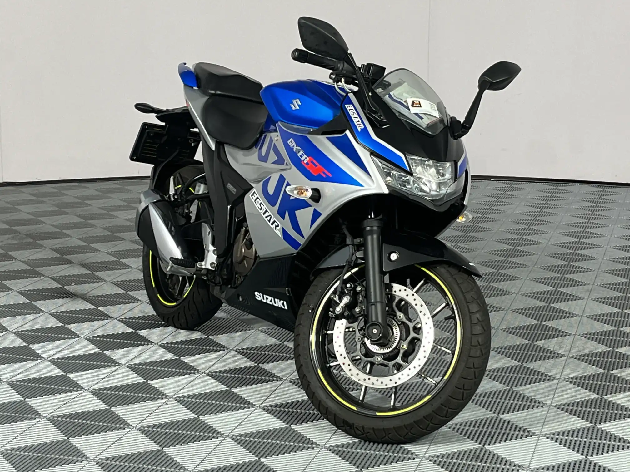 Suzuki GSX