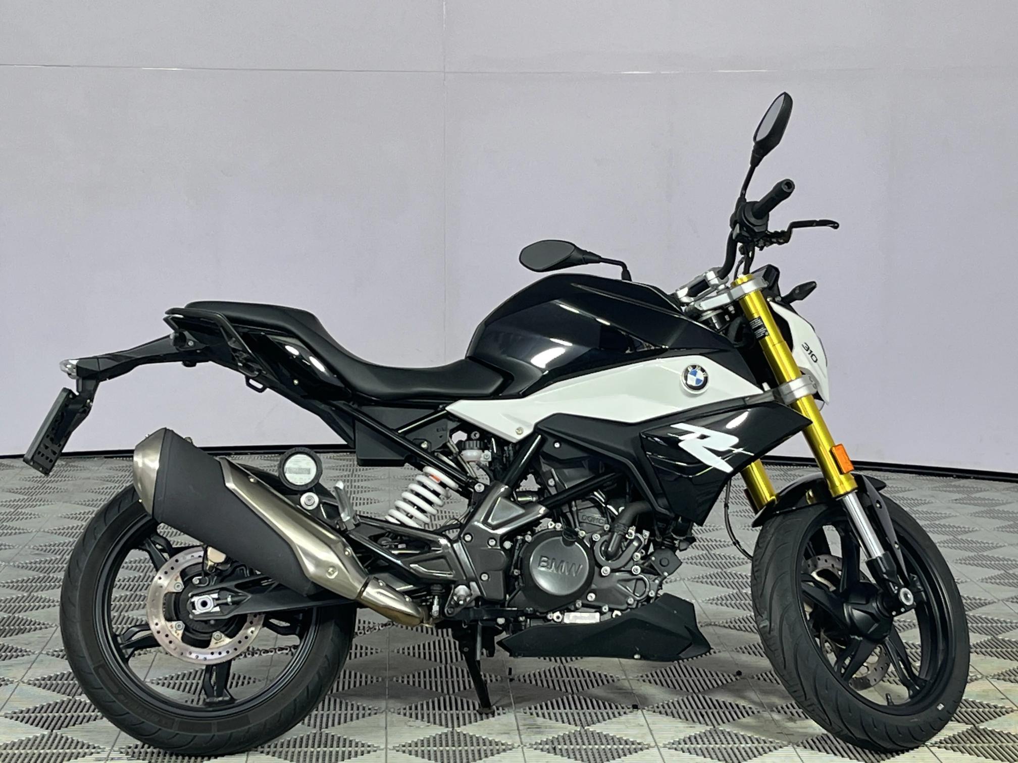 BMW G310 R