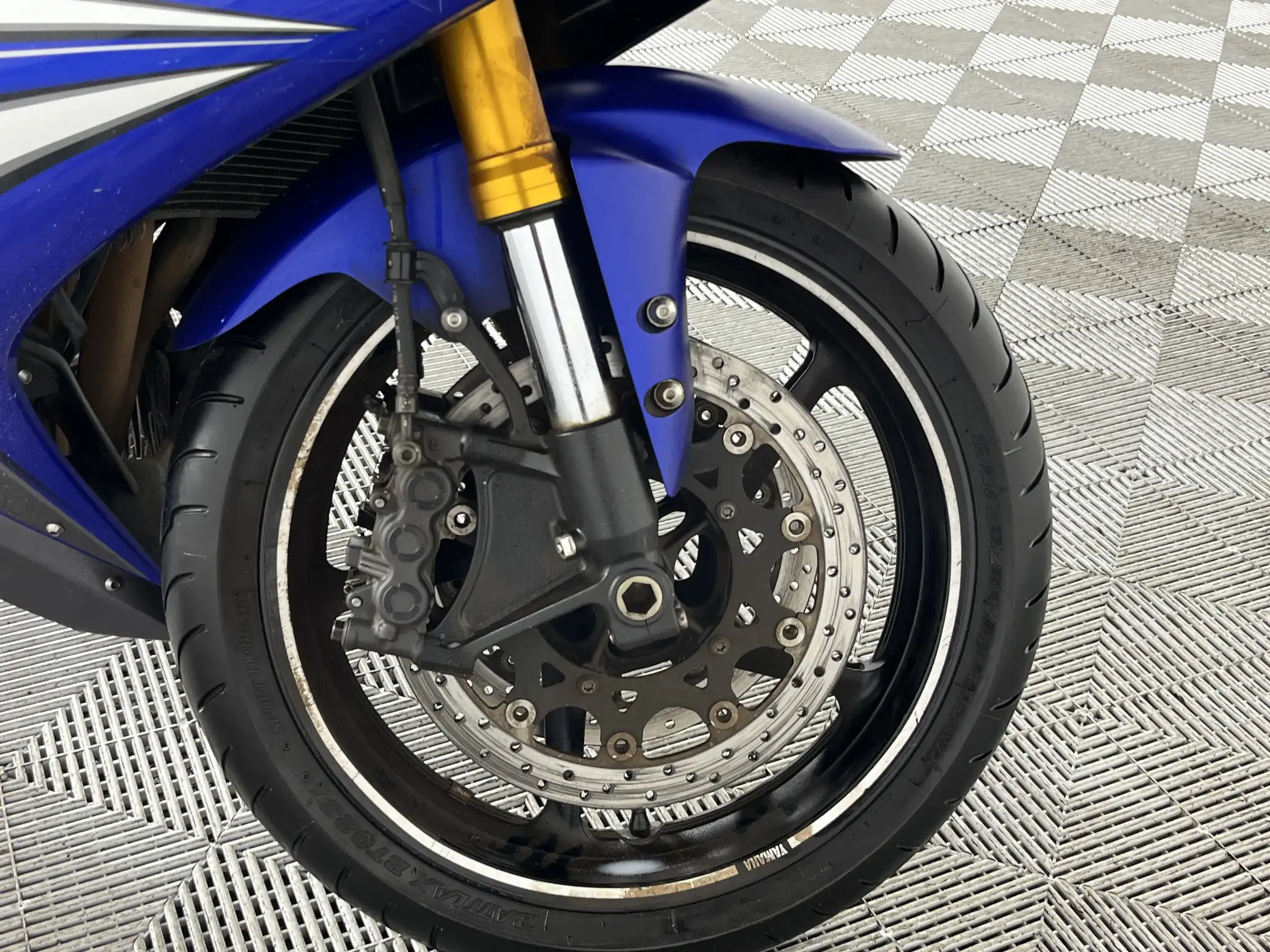 Yamaha YZF R1