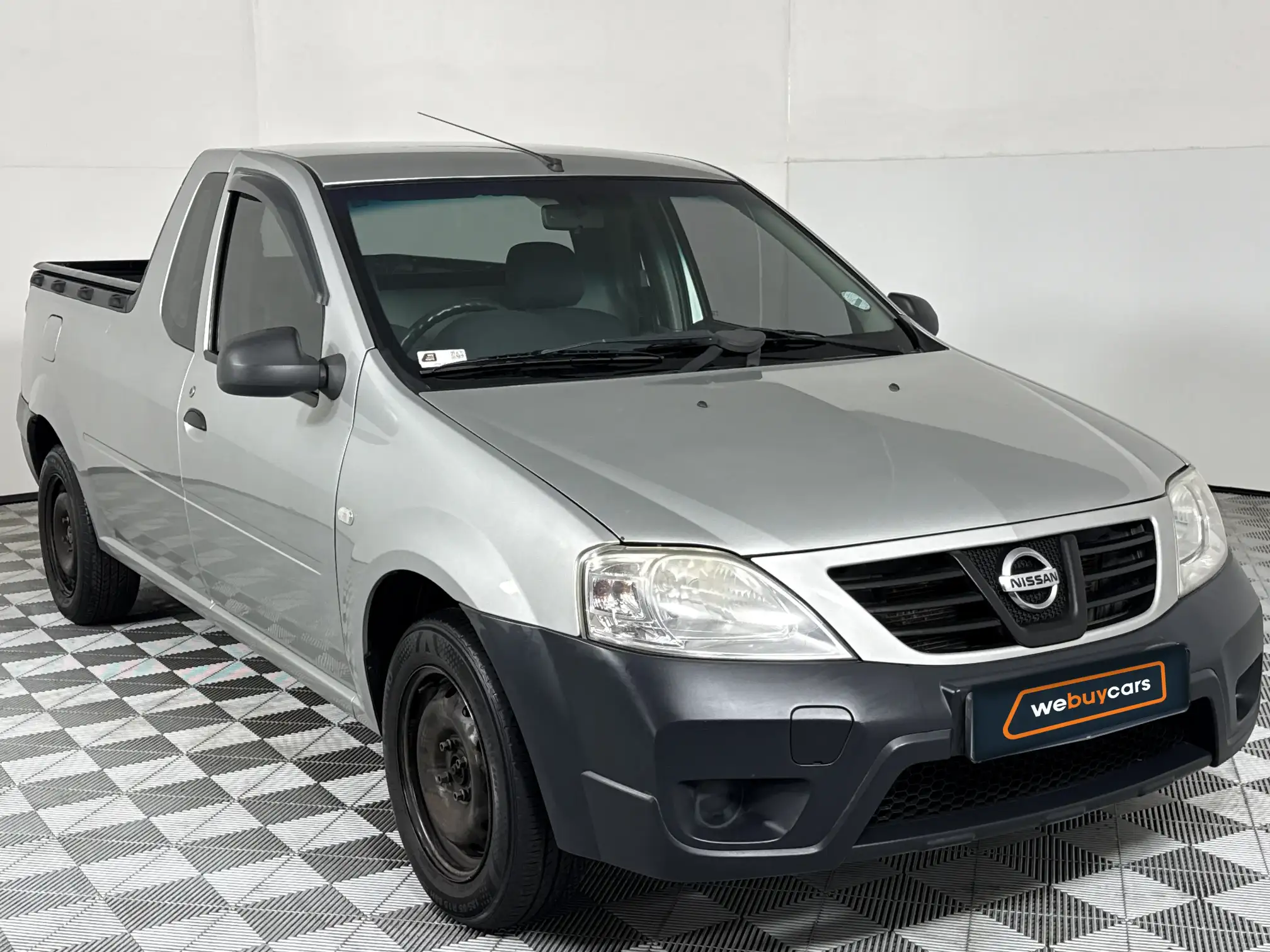 Nissan NP200