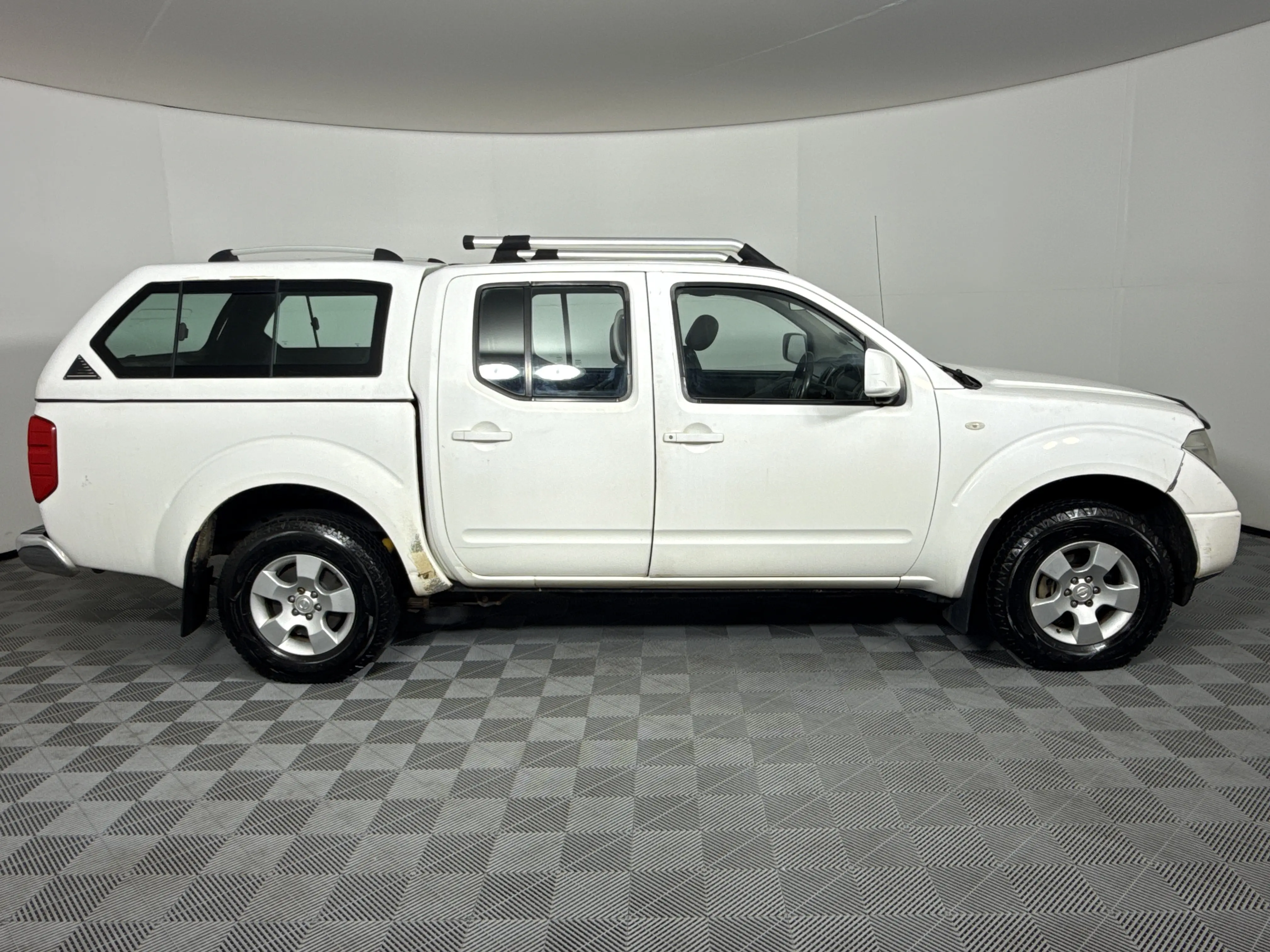 2011 Nissan Navara 2.5 DCI XE Pick Up Double Cab, photo 4