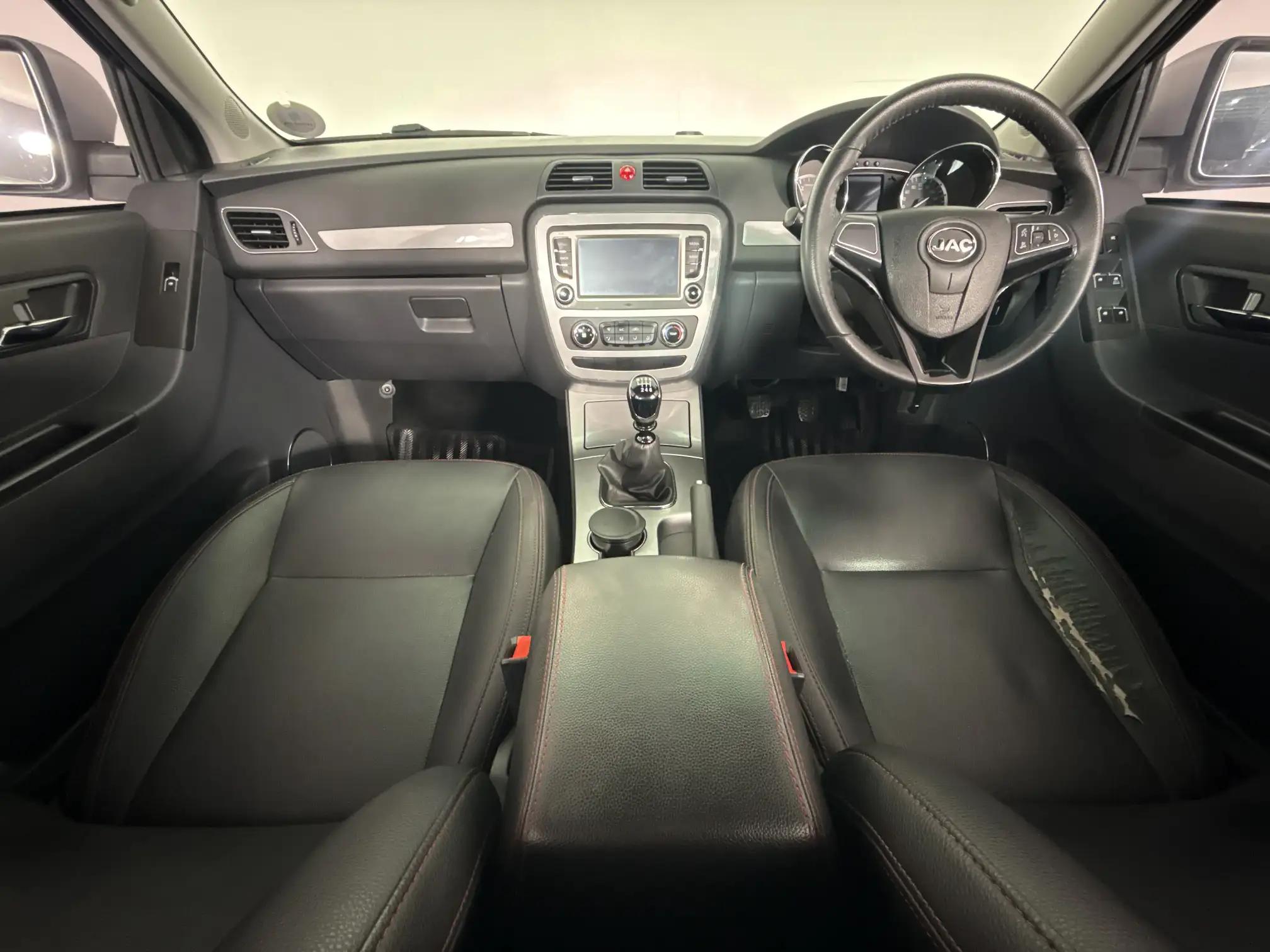 JAC T6