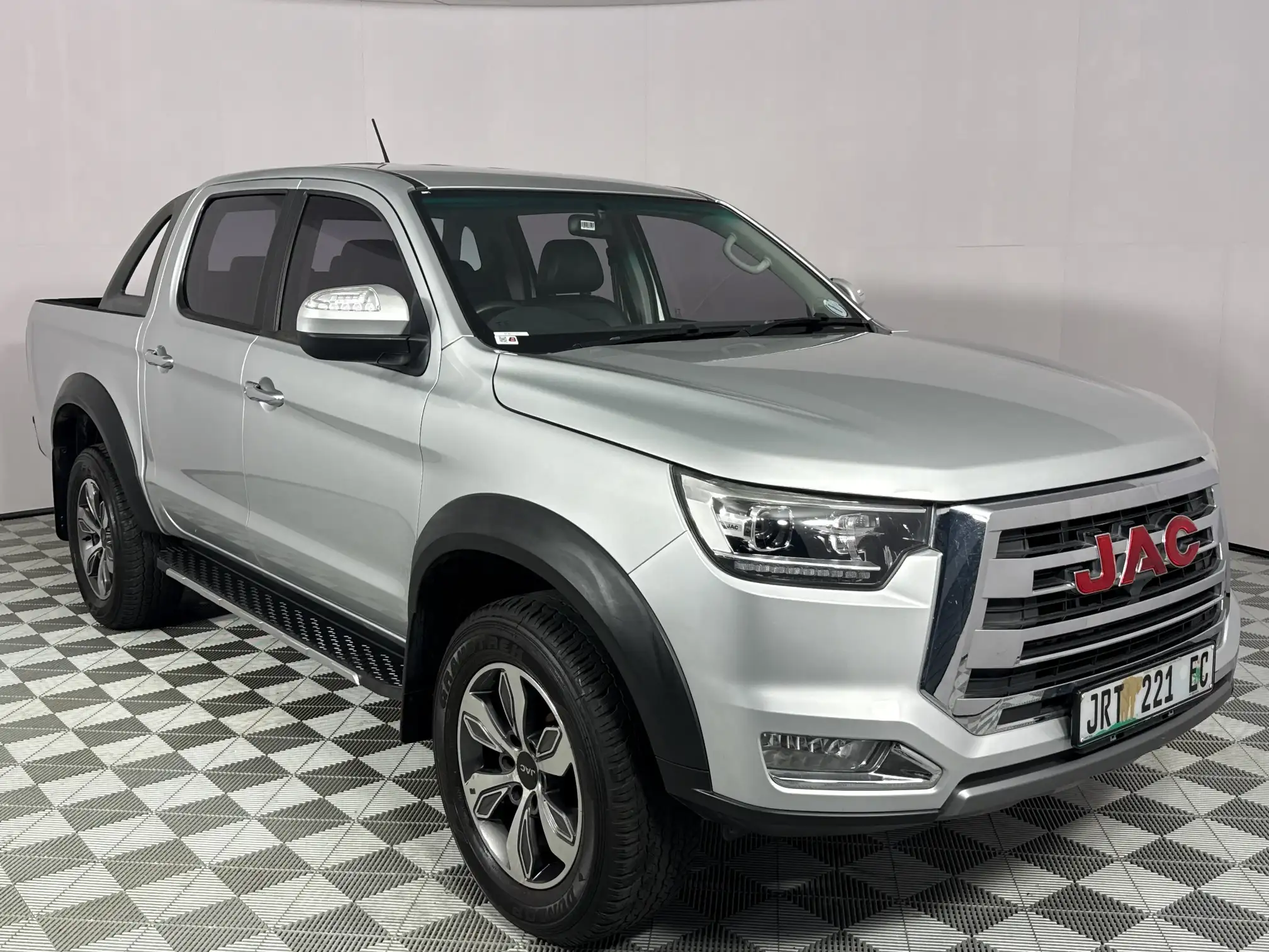 JAC T6