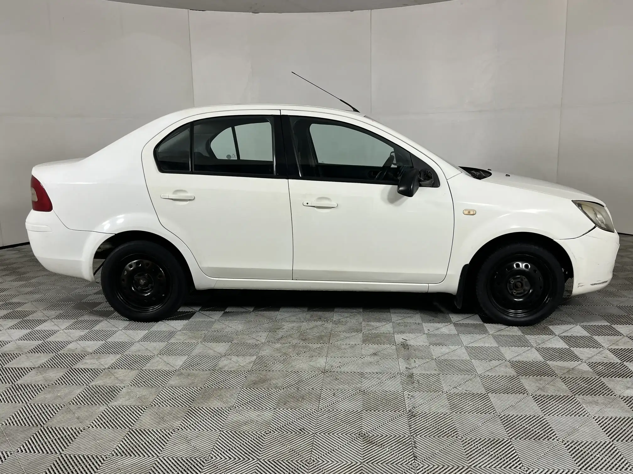 Ford Ikon