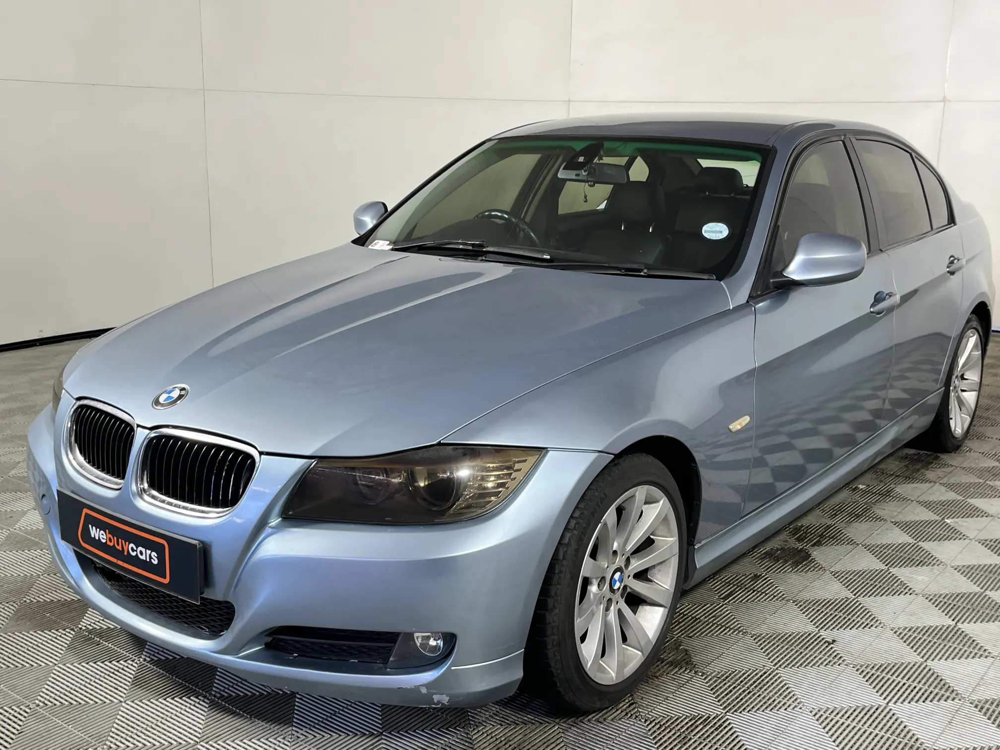 2011 BMW 3 Series 320i (E90)