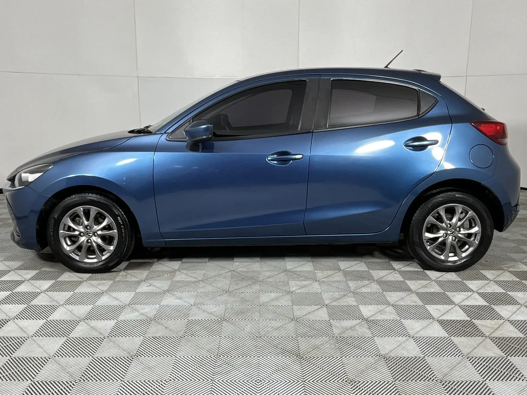Mazda Mazda 2