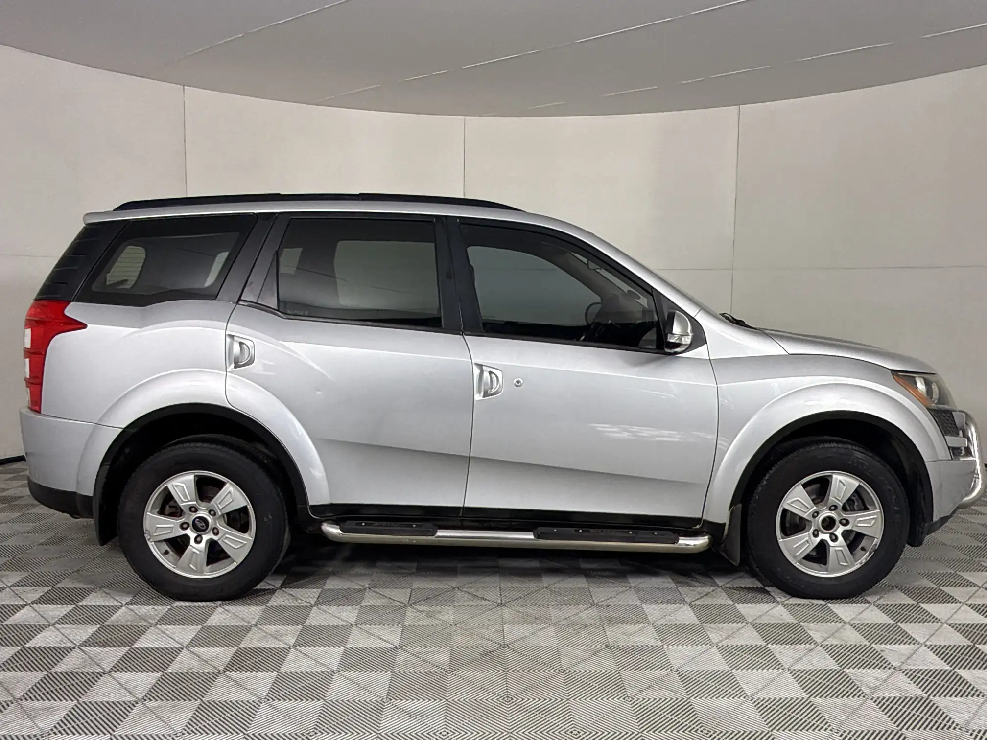Mahindra XUV