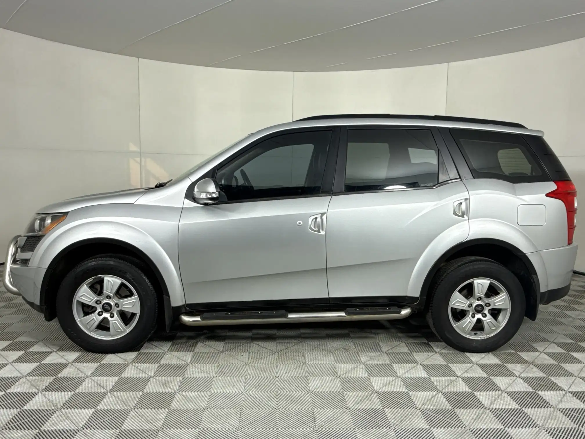 Mahindra XUV