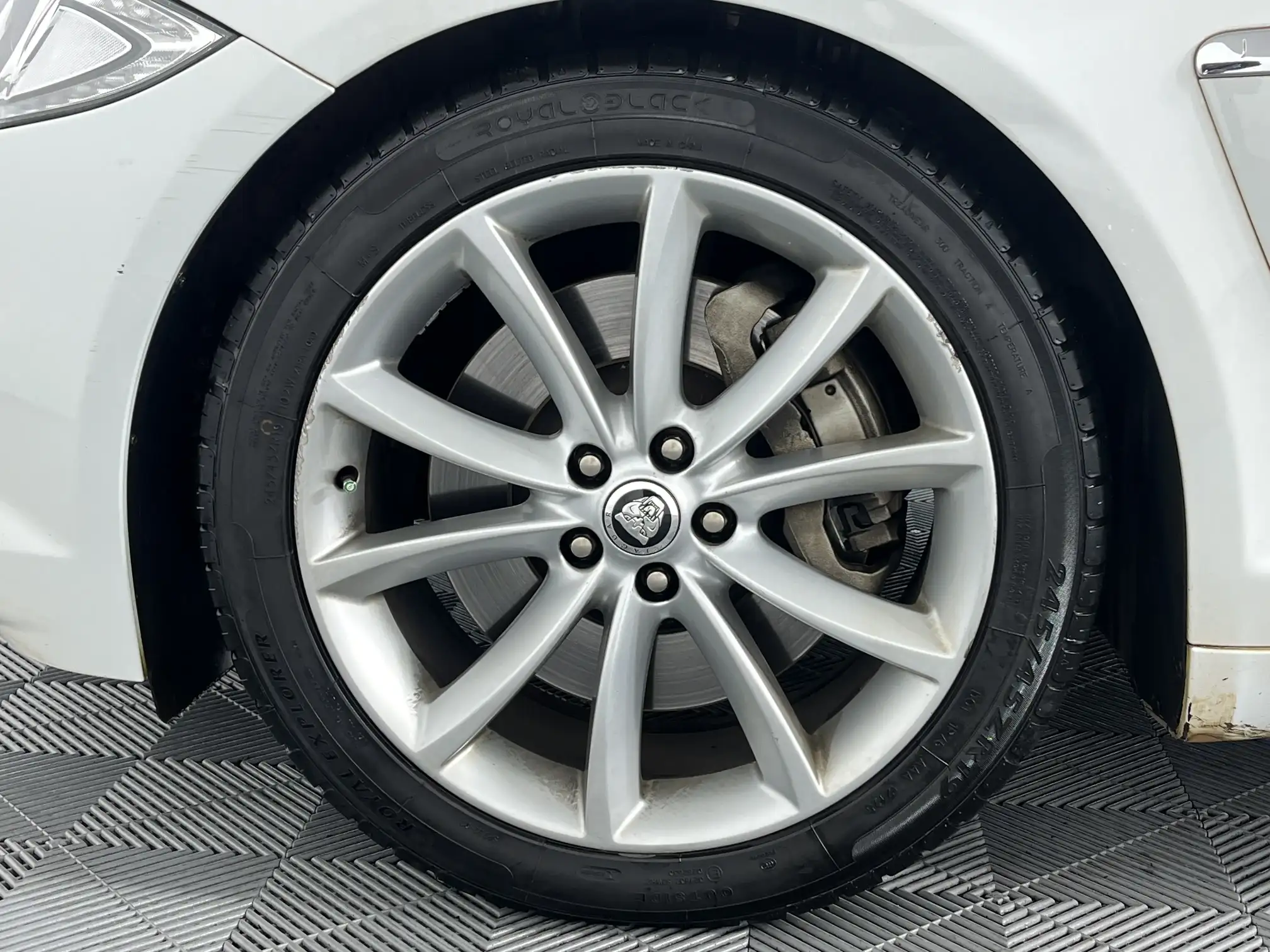 Jaguar XF