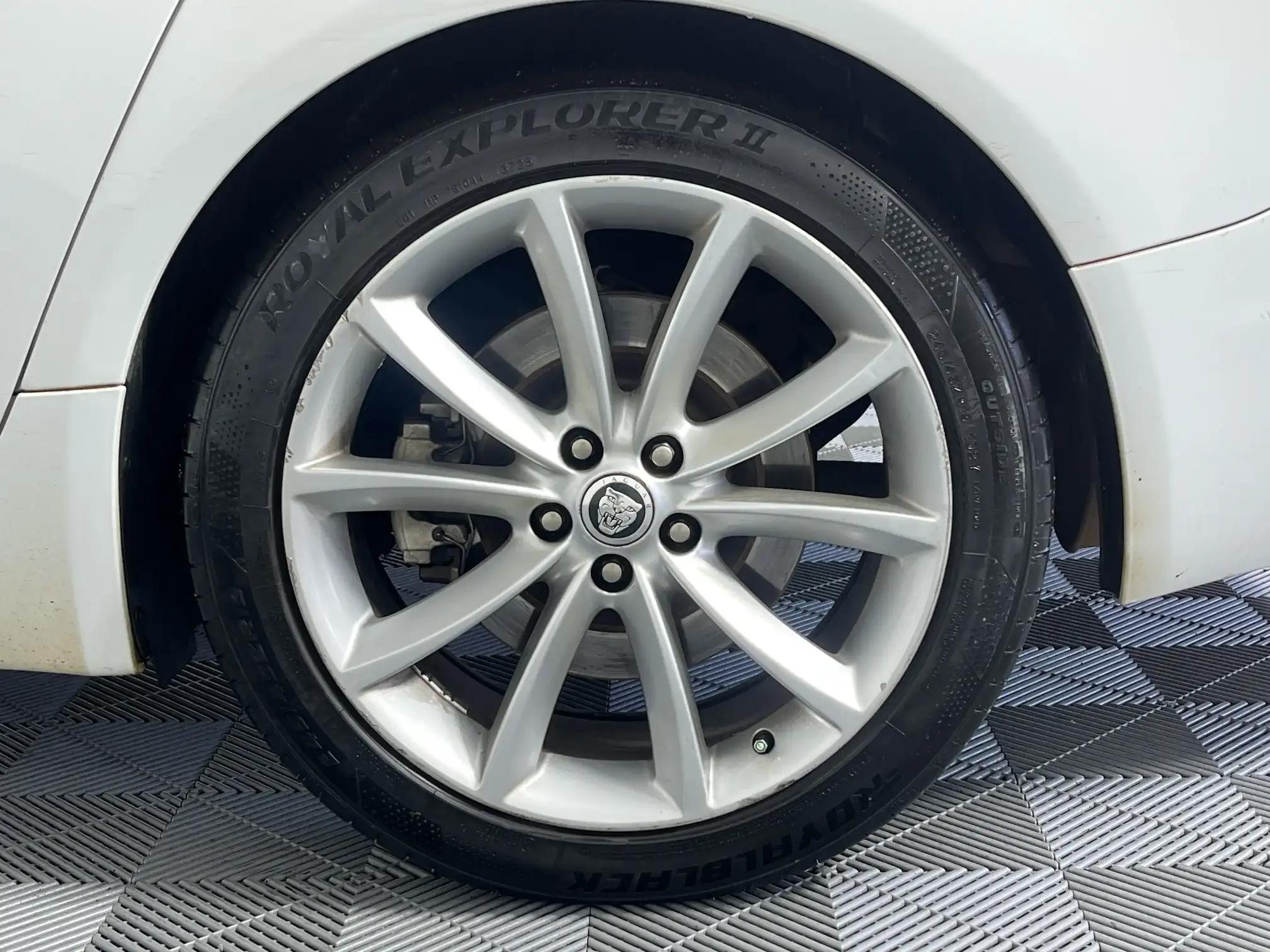 Jaguar XF
