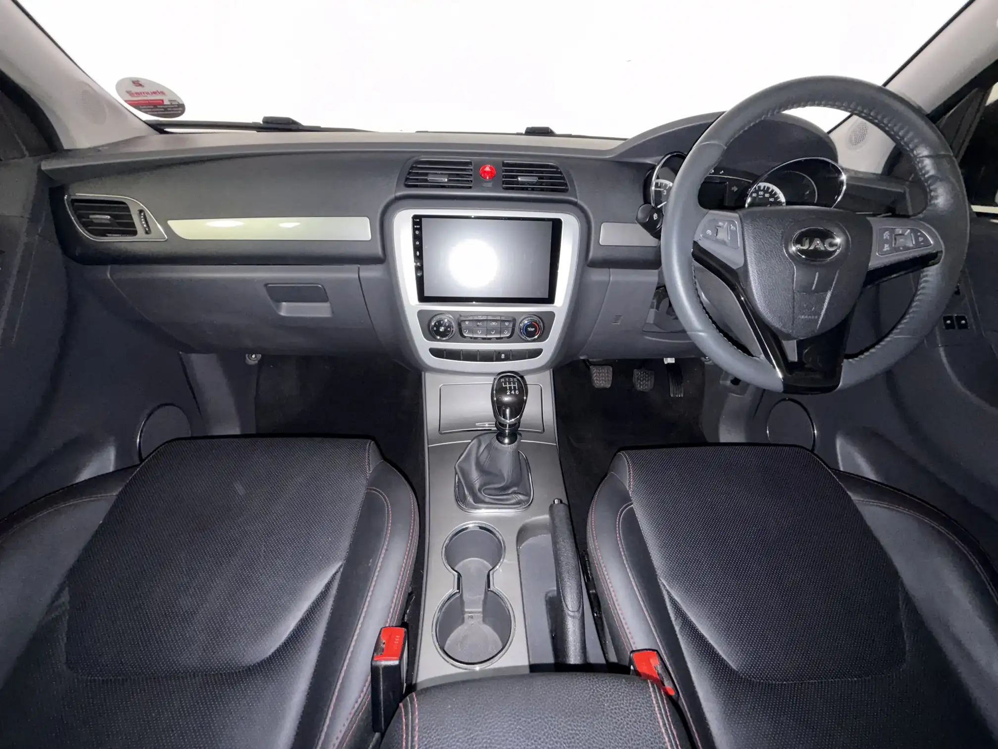 JAC T8
