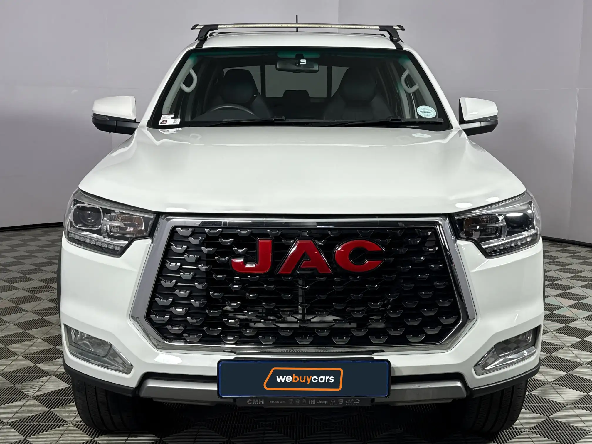 JAC T8