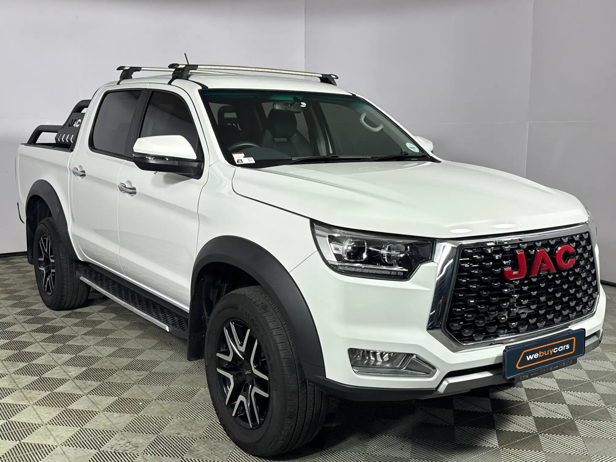 JAC T8