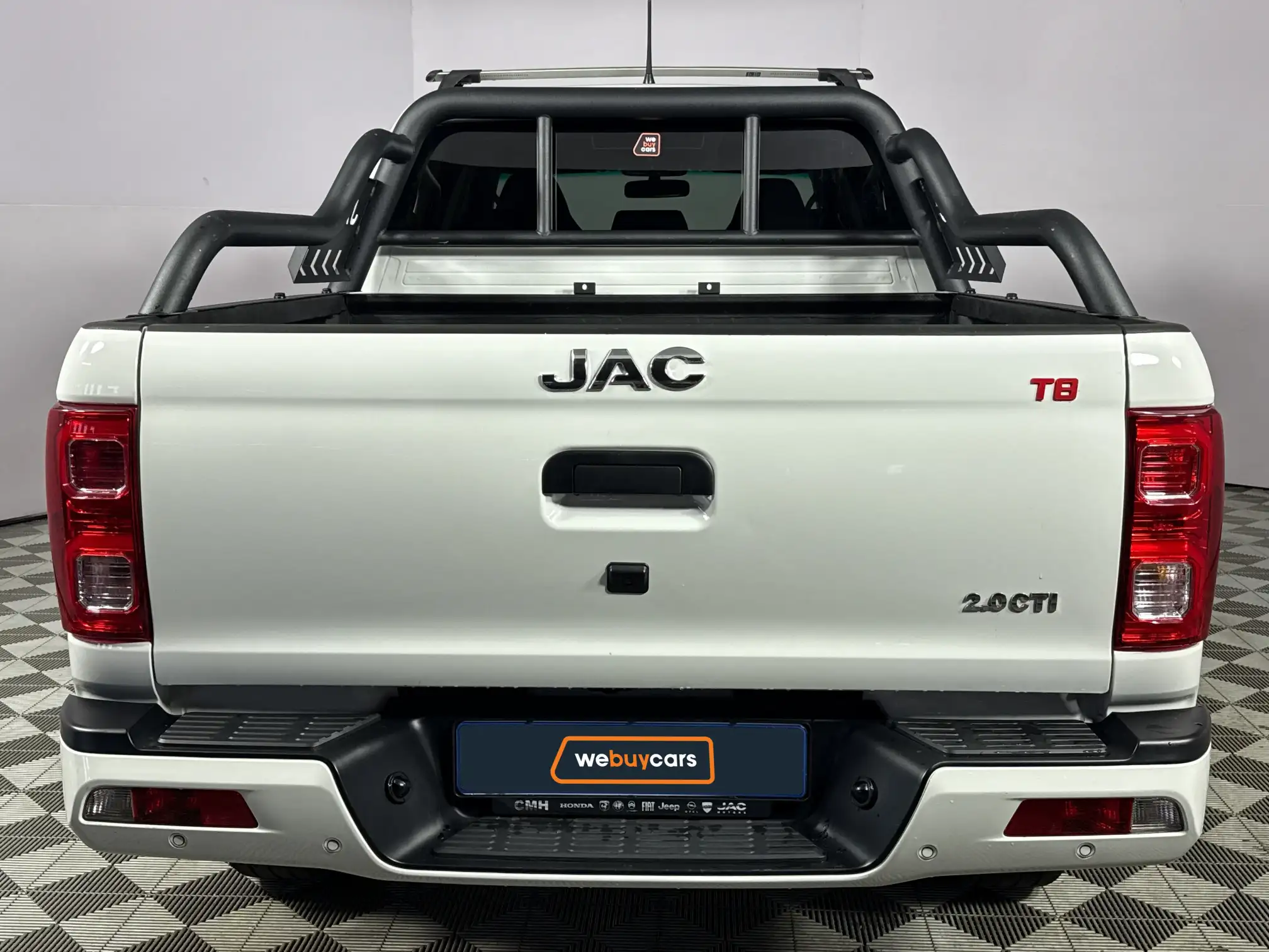 JAC T8