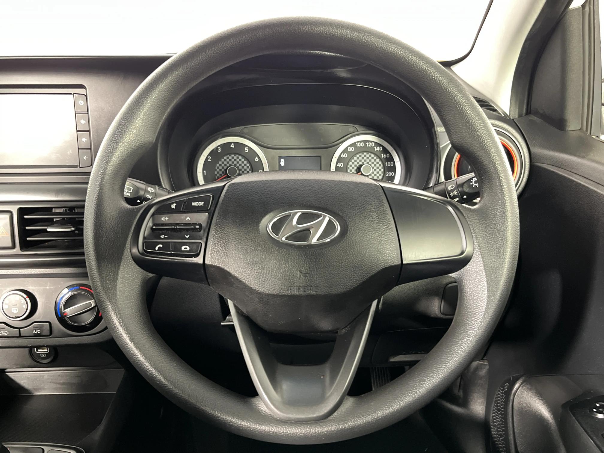 Hyundai Grand i10 1.0 Motion Auto for sale in Western Cape - Cape Town ...