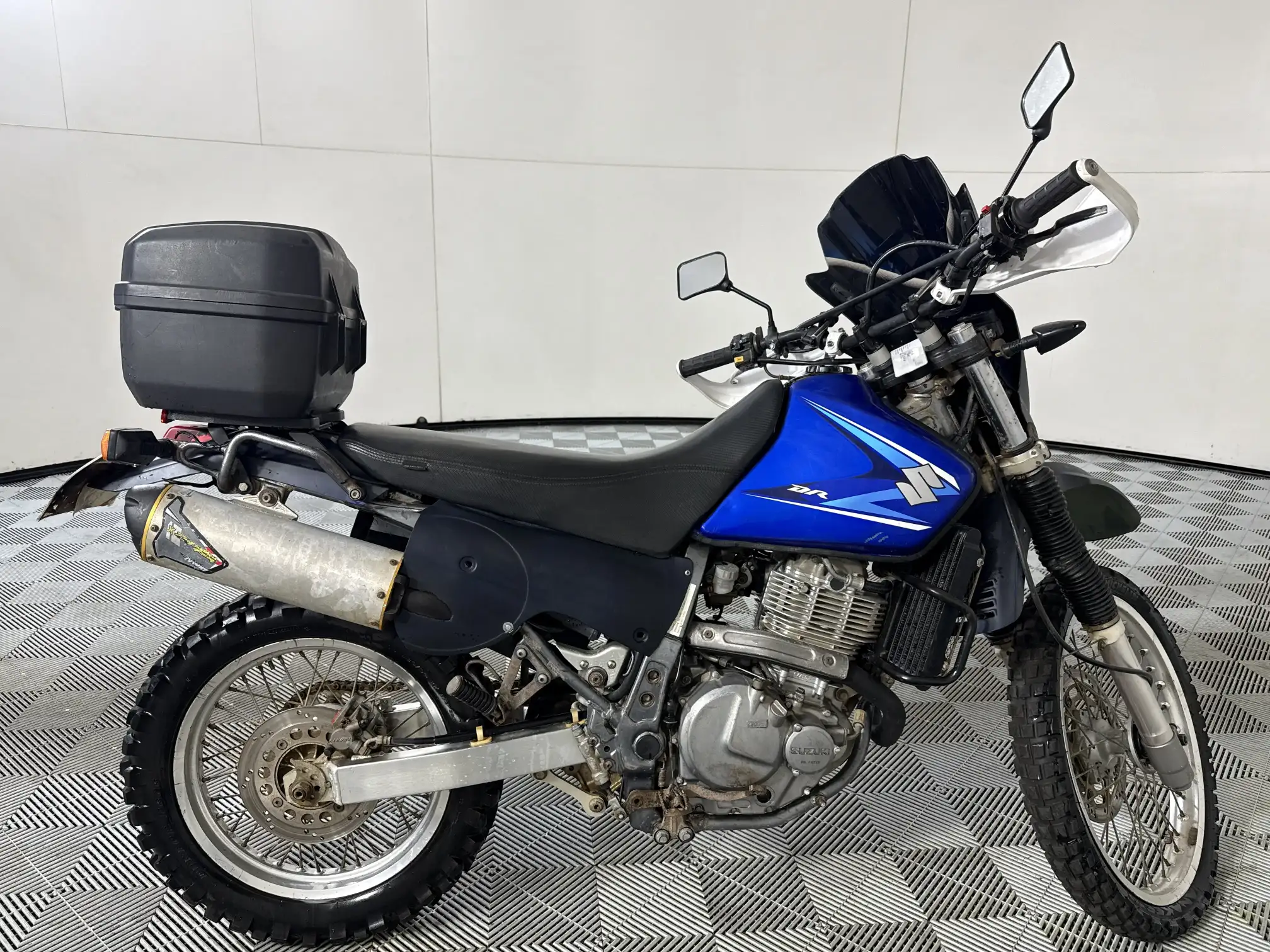 Suzuki DR