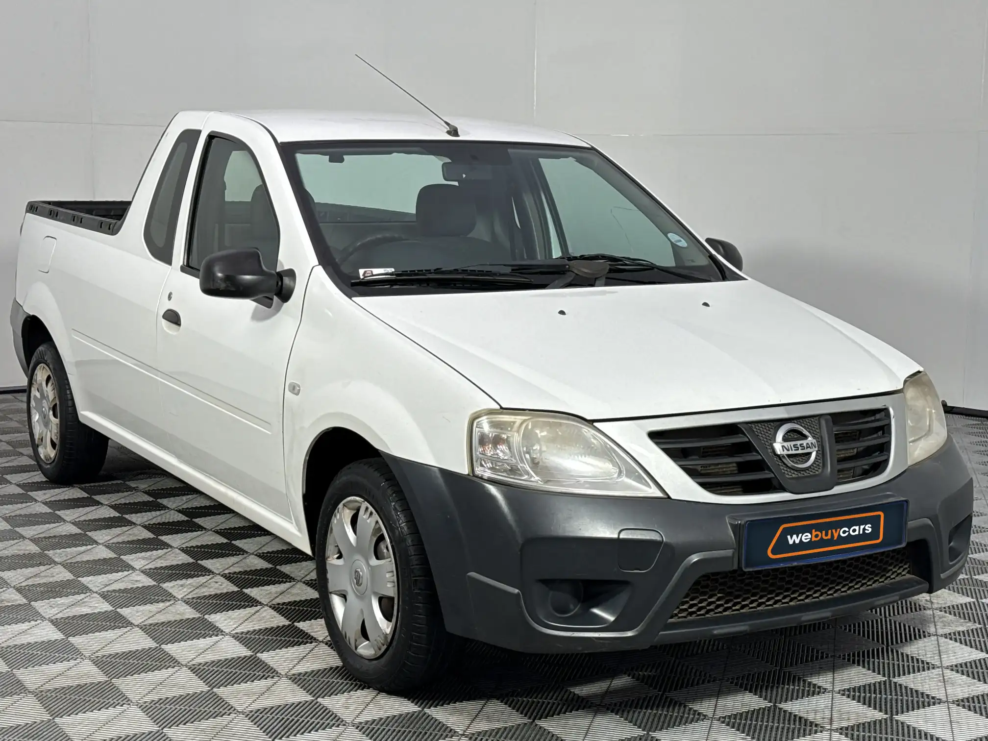 Nissan NP200