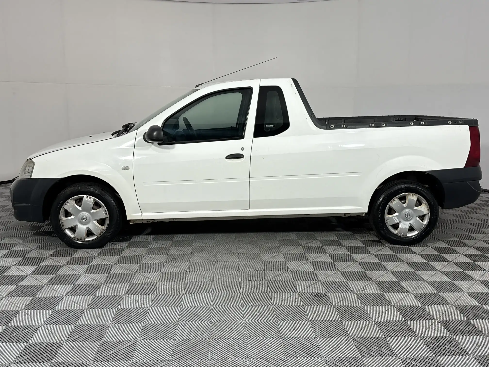 Nissan NP200