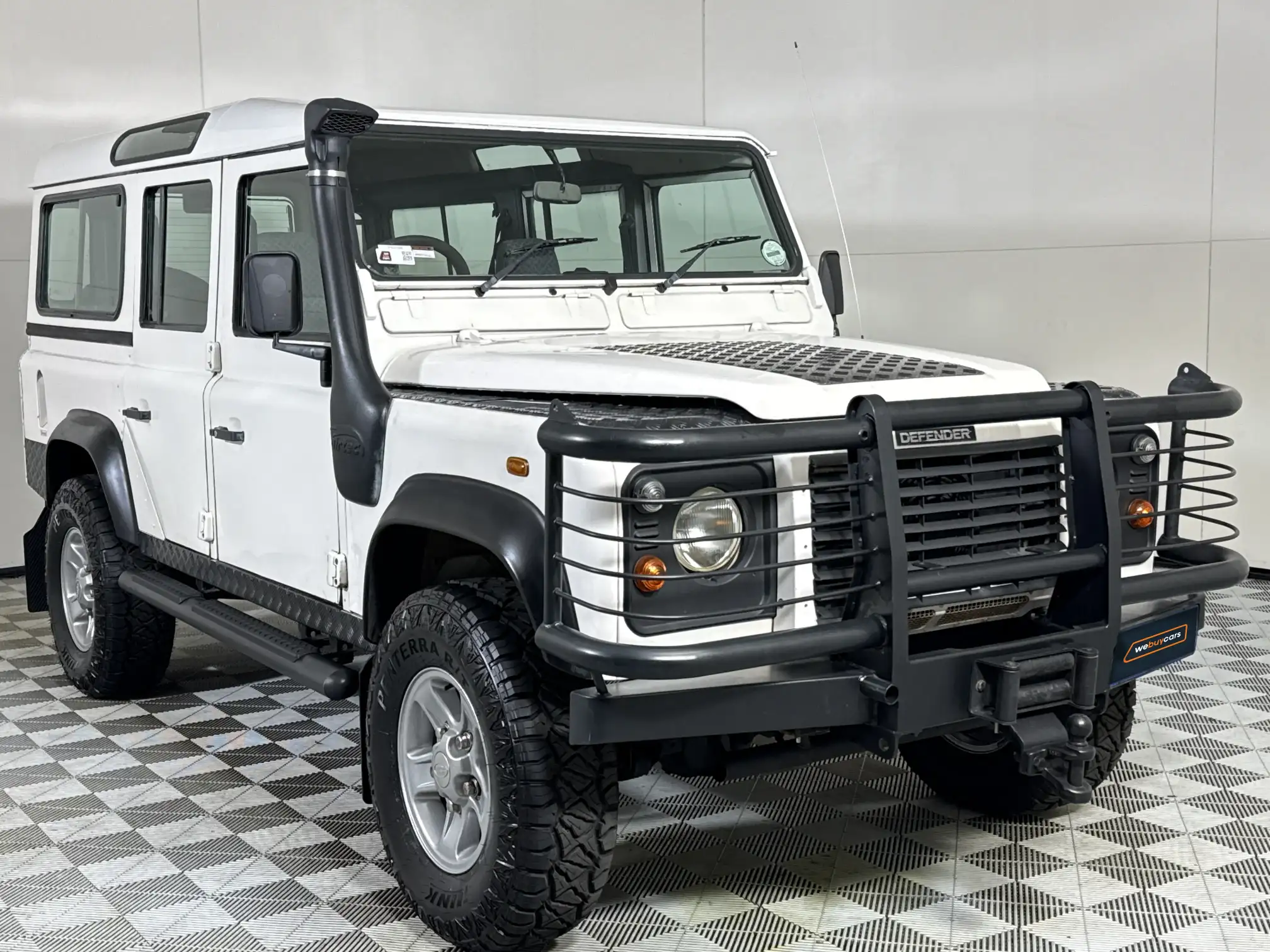 Land Rover Defender 110